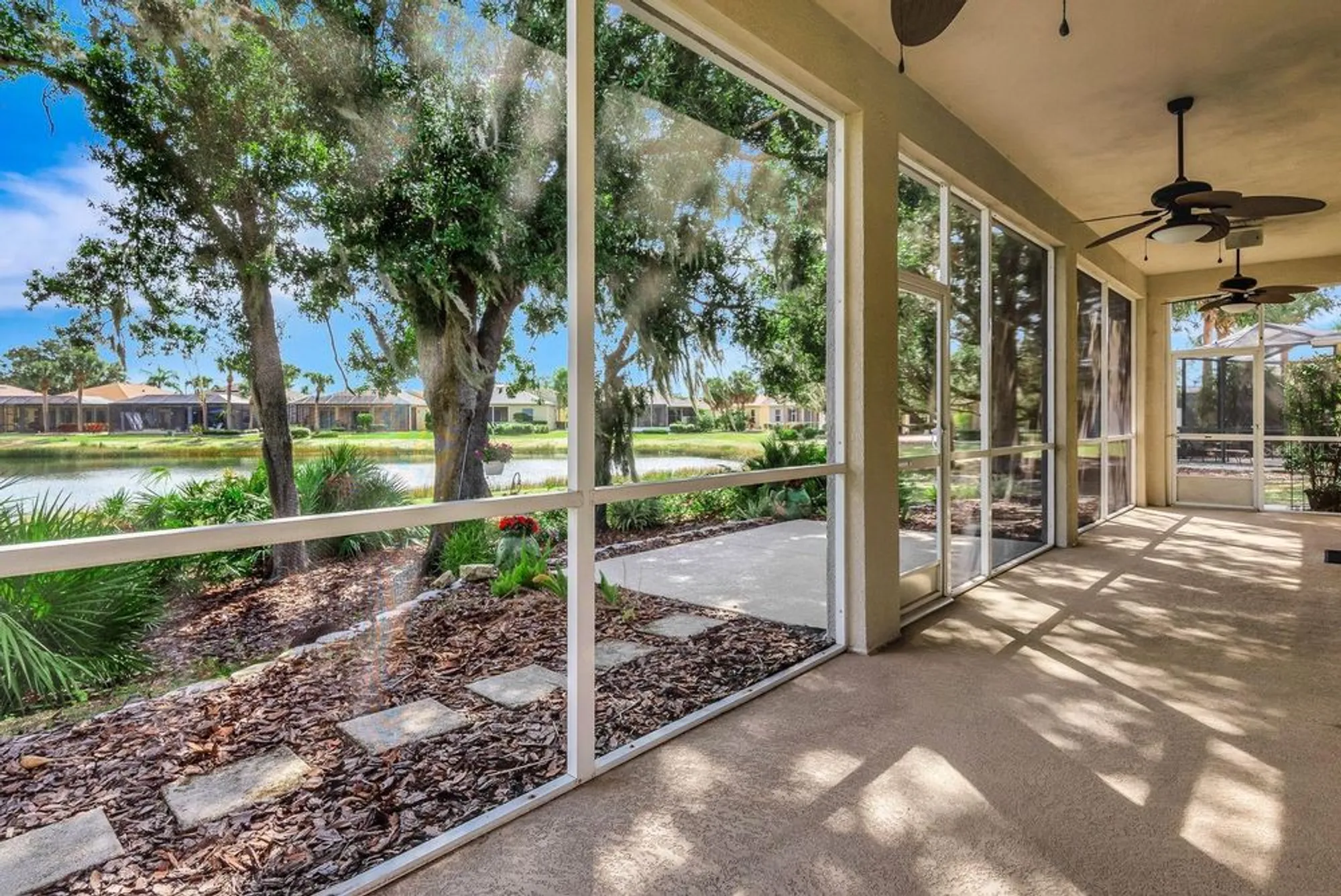 Property Slideshow image 20 of 31 | 804 regal manor way, Sun City Center, FL, 33573