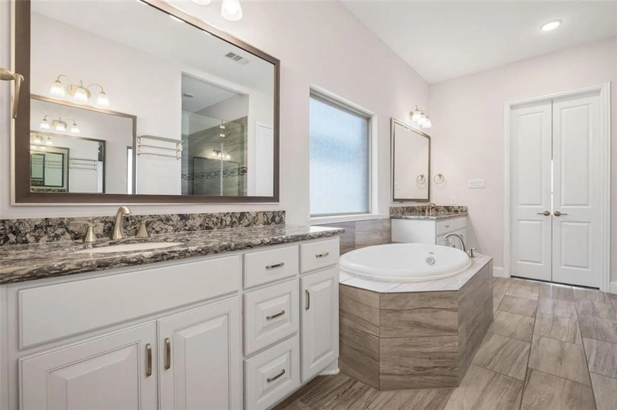 Property Slideshow image 26 of 40 | 7736 castlebridge, The Colony, TX, 75056