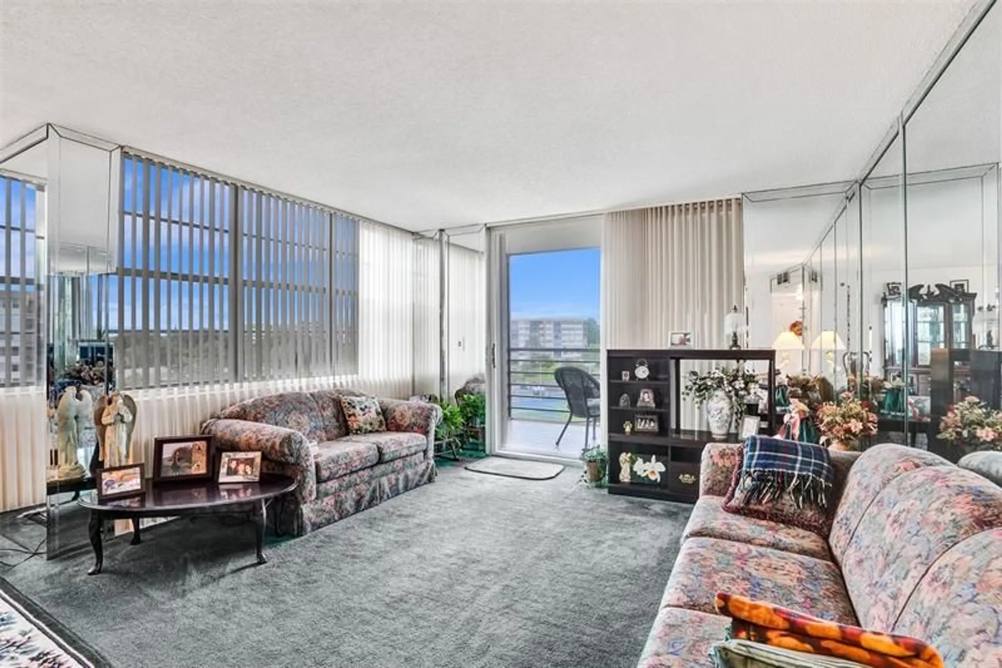 Property Slideshow image 18 of 71 | 1100 saint charles pl 612, Pembroke Pines, FL, 33026