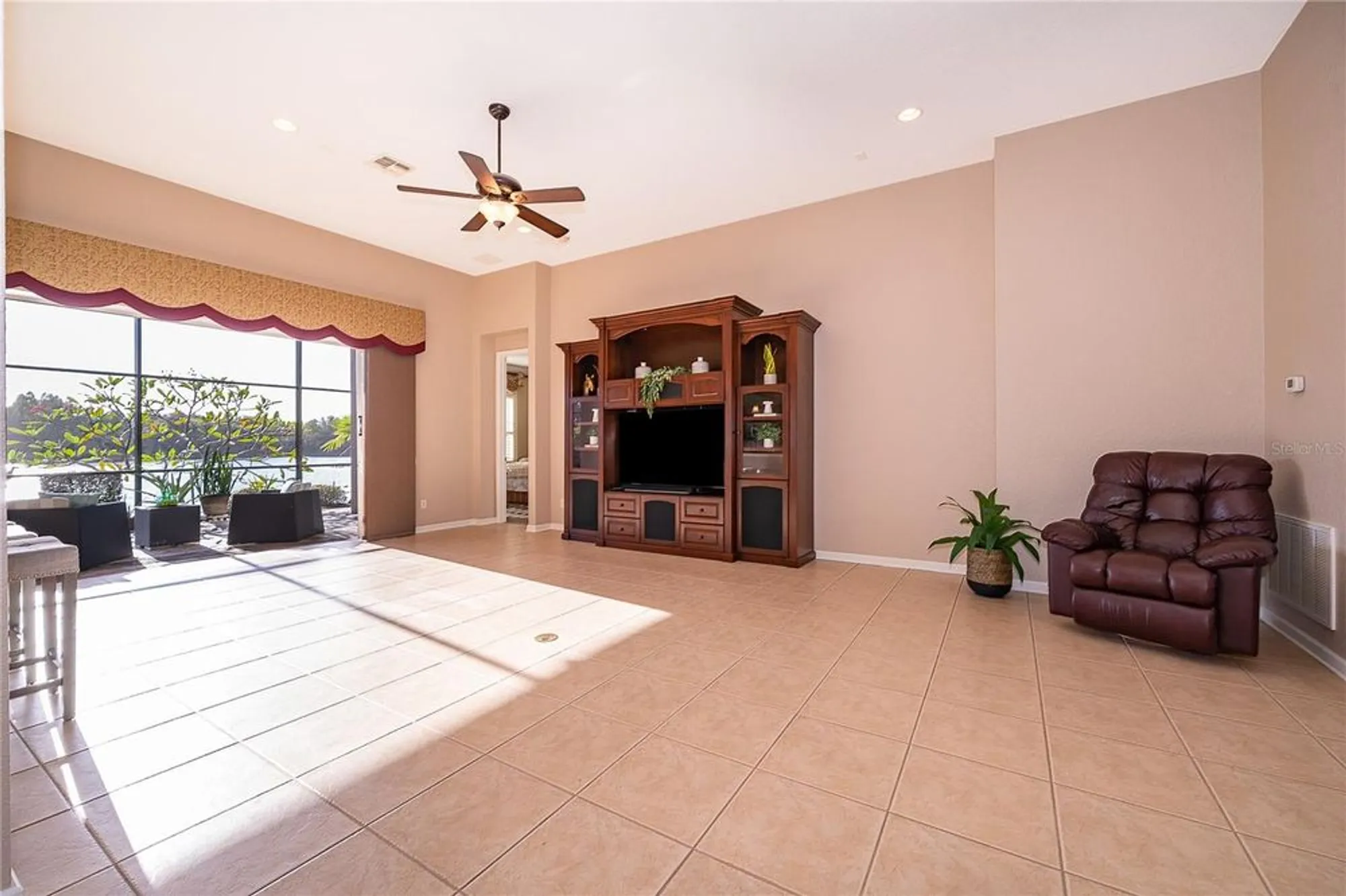 Property Slideshow image 15 of 64 | 208 del sol ave, Davenport, FL, 33837