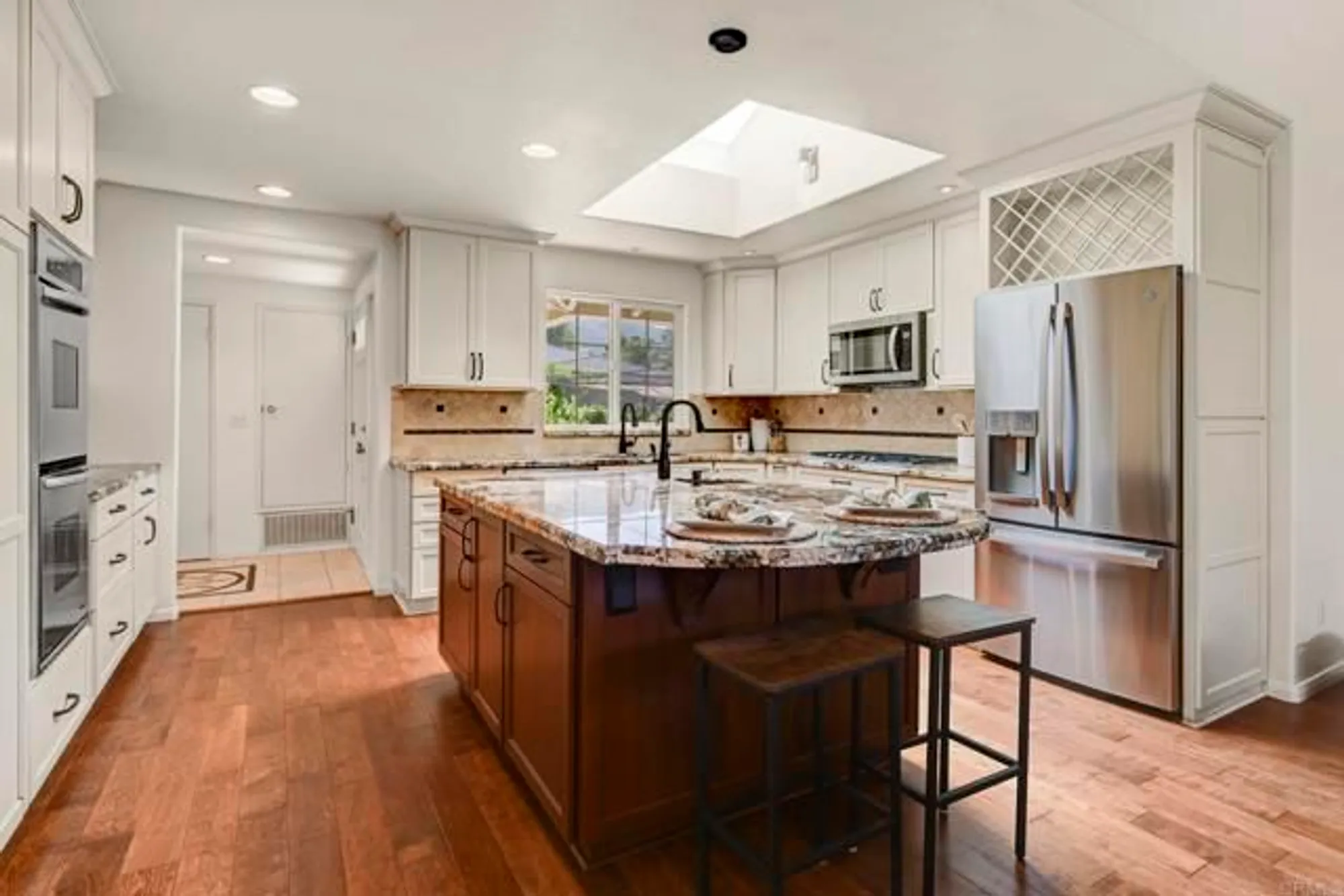 Property Slideshow image 18 of 57 | 1051 la reina dr, San Marcos, CA, 92078