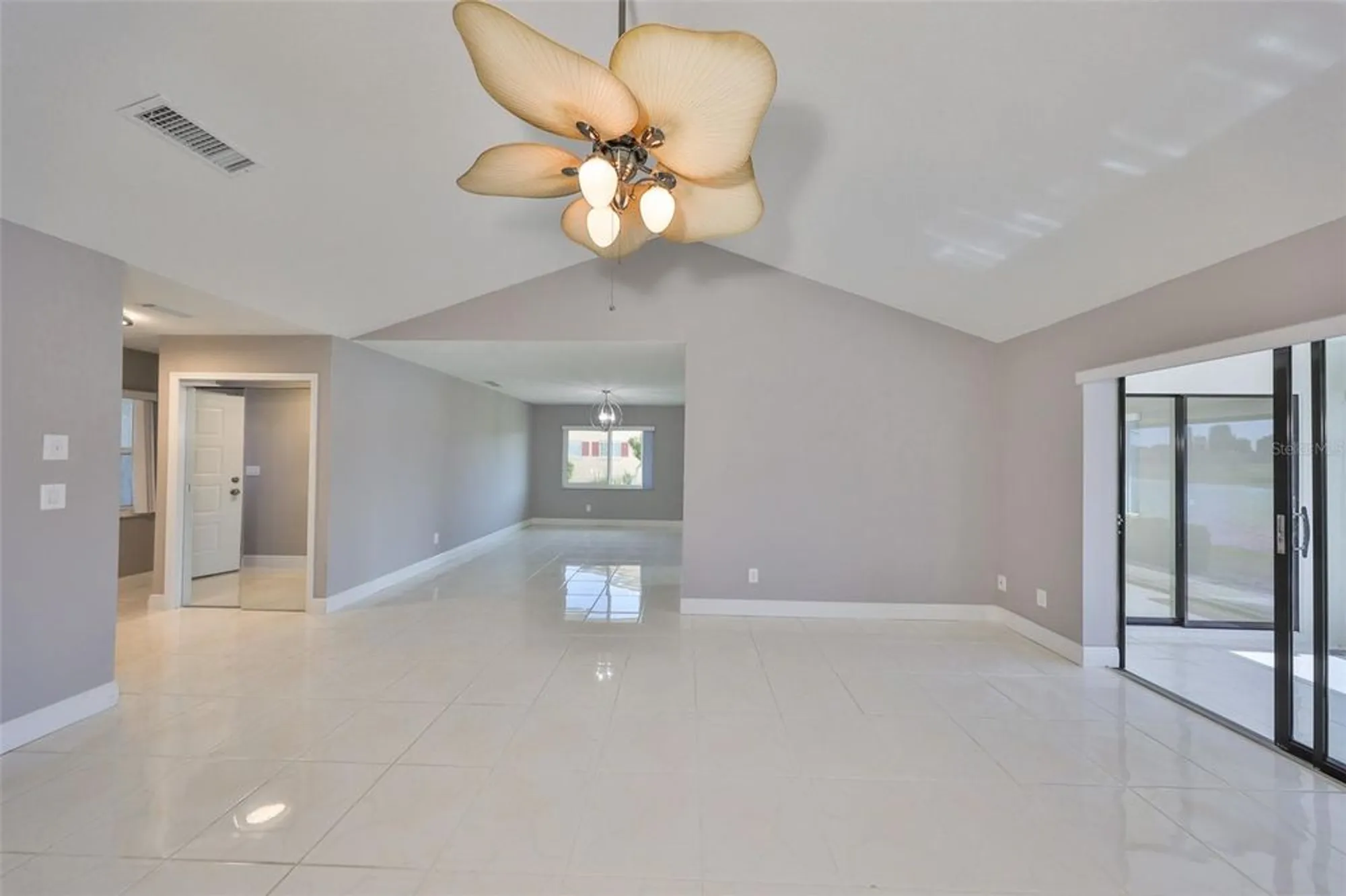 Property Slideshow image 11 of 53 | 1806 wolf laurel dr, Sun City Center, FL, 33573
