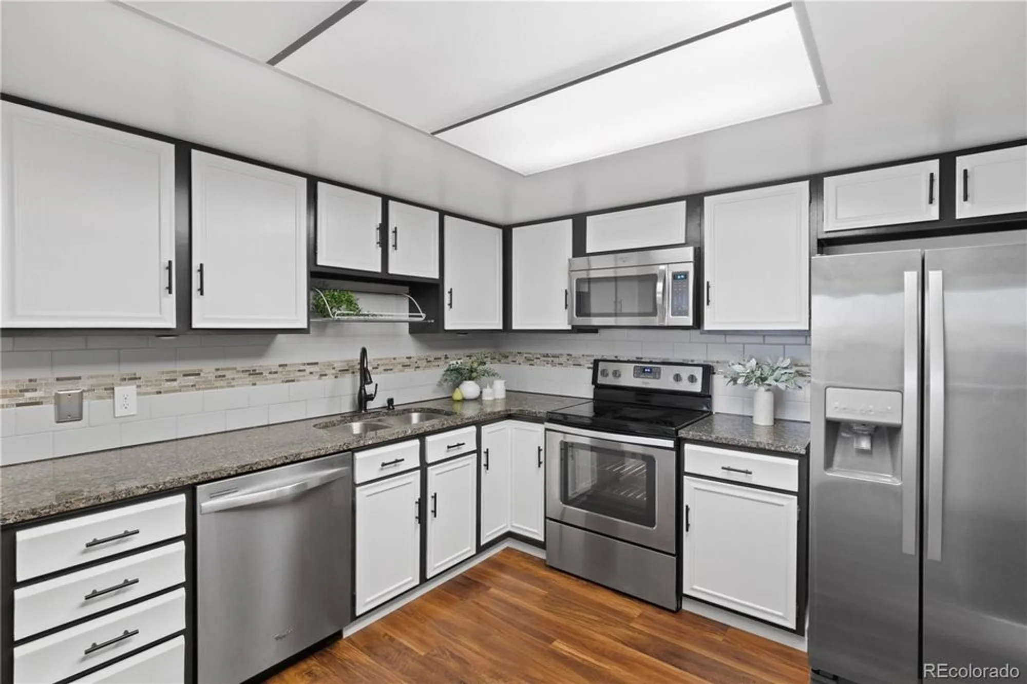 Property Slideshow image 6 of 50 | 14152 e linvale pl apt 605, Aurora, CO, 80014