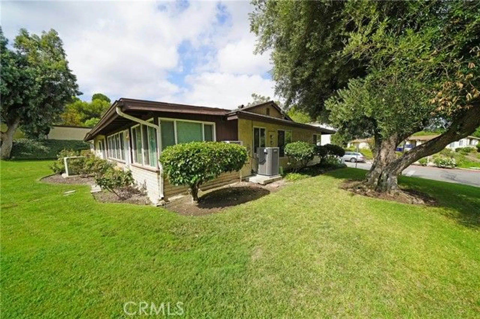 Property Slideshow image 17 of 18 | 26360 oakspur dr a, Newhall, CA, 91321