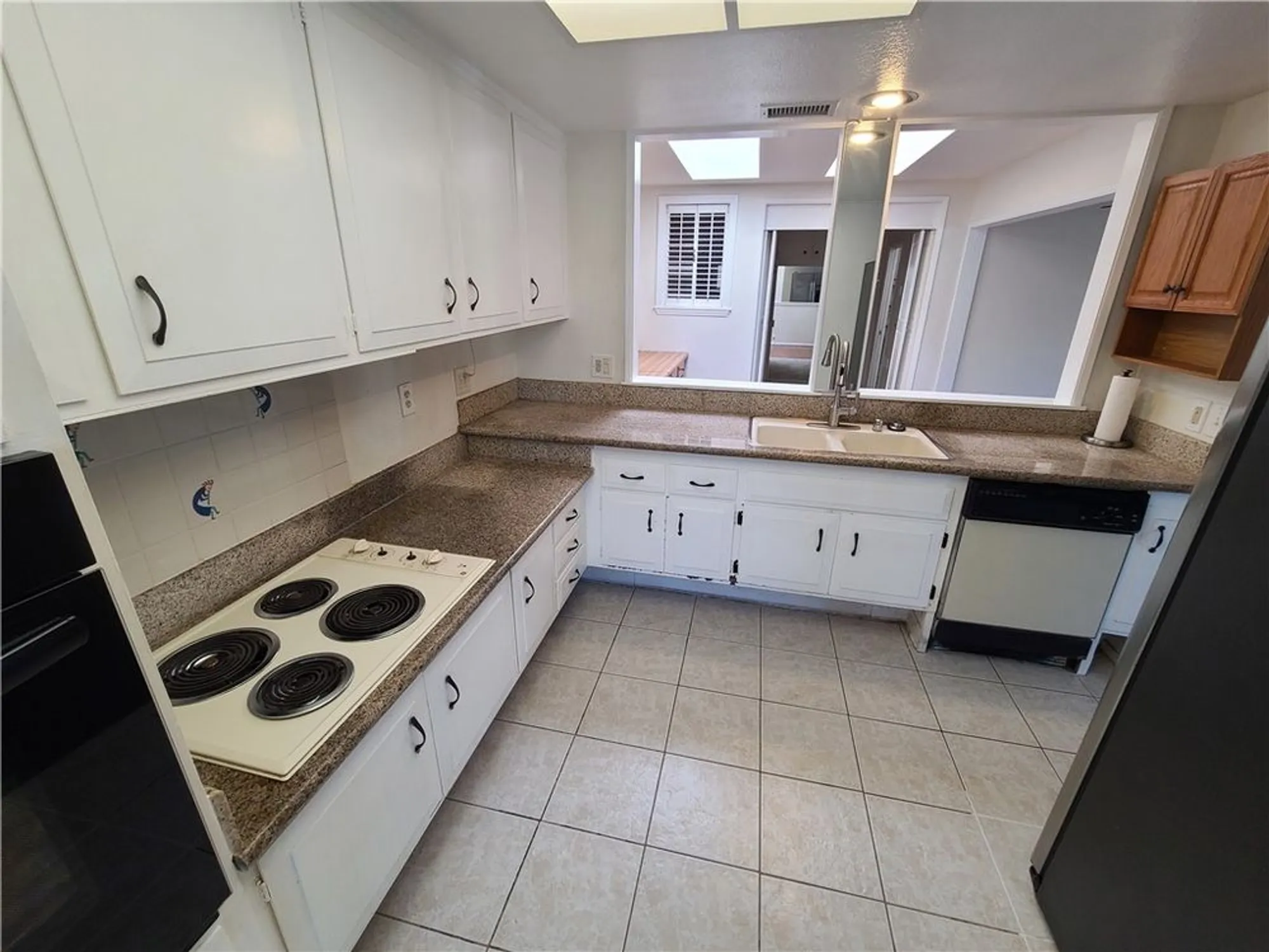 Property Slideshow image 11 of 21 | 494 calle cadiz unit b, Laguna Woods, CA, 92637