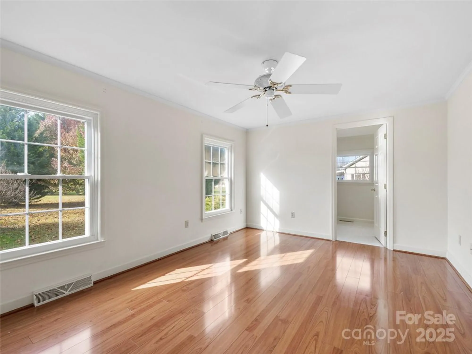 Property Slideshow image 12 of 19 | 233 white ash cir, Hendersonville, NC, 28739