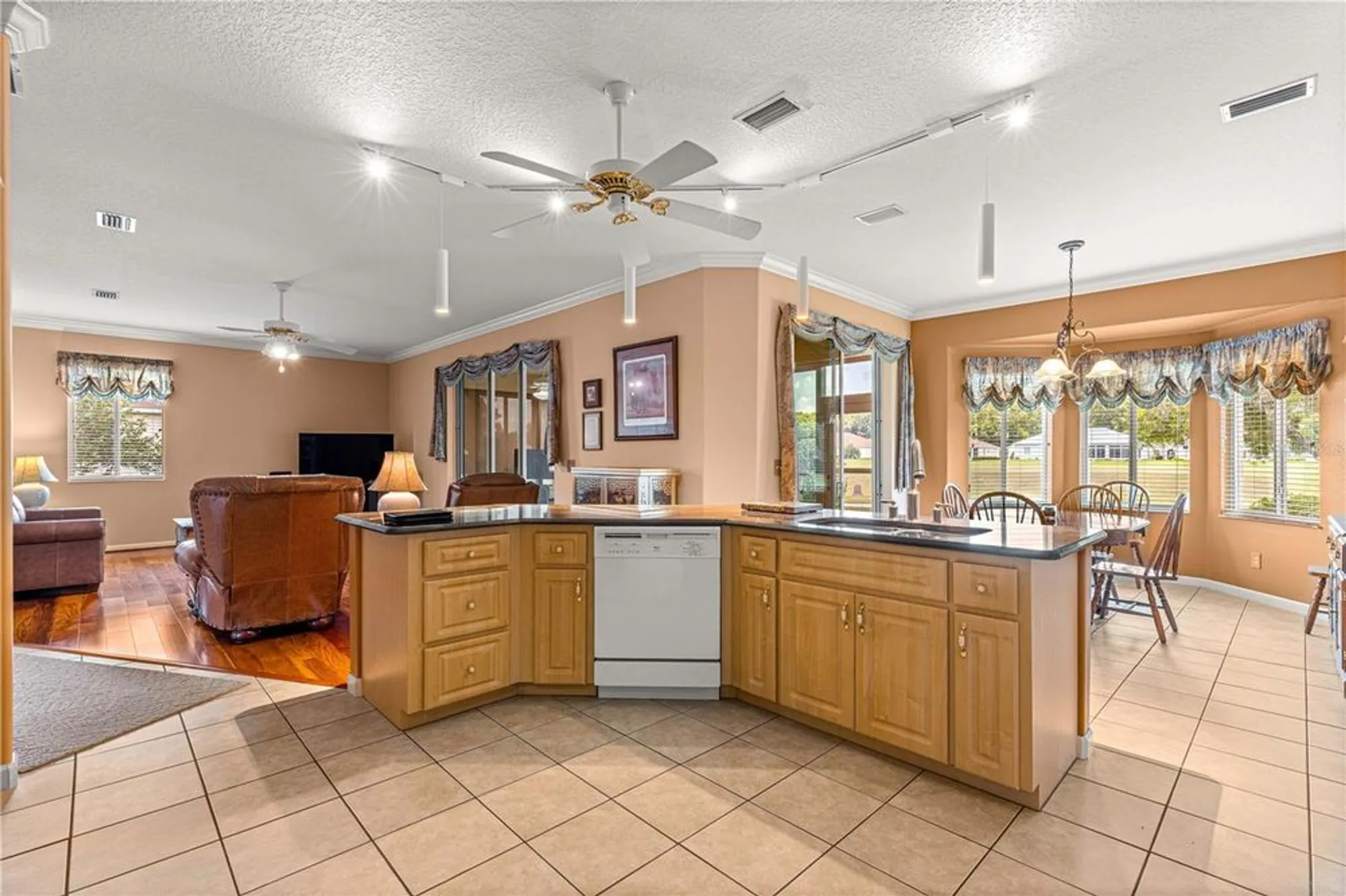 Property Slideshow image 30 of 50 | 5543 nw 25th loop, Ocala, FL, 34482