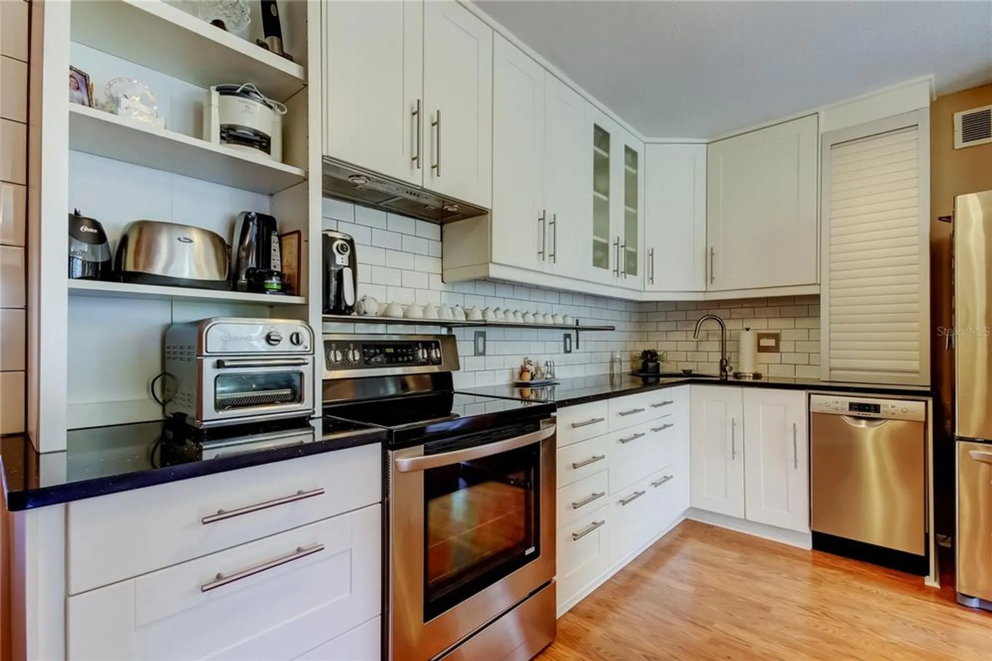 Property Slideshow image 10 of 61 | 2221 swedish dr apt 3, Clearwater, FL, 33763