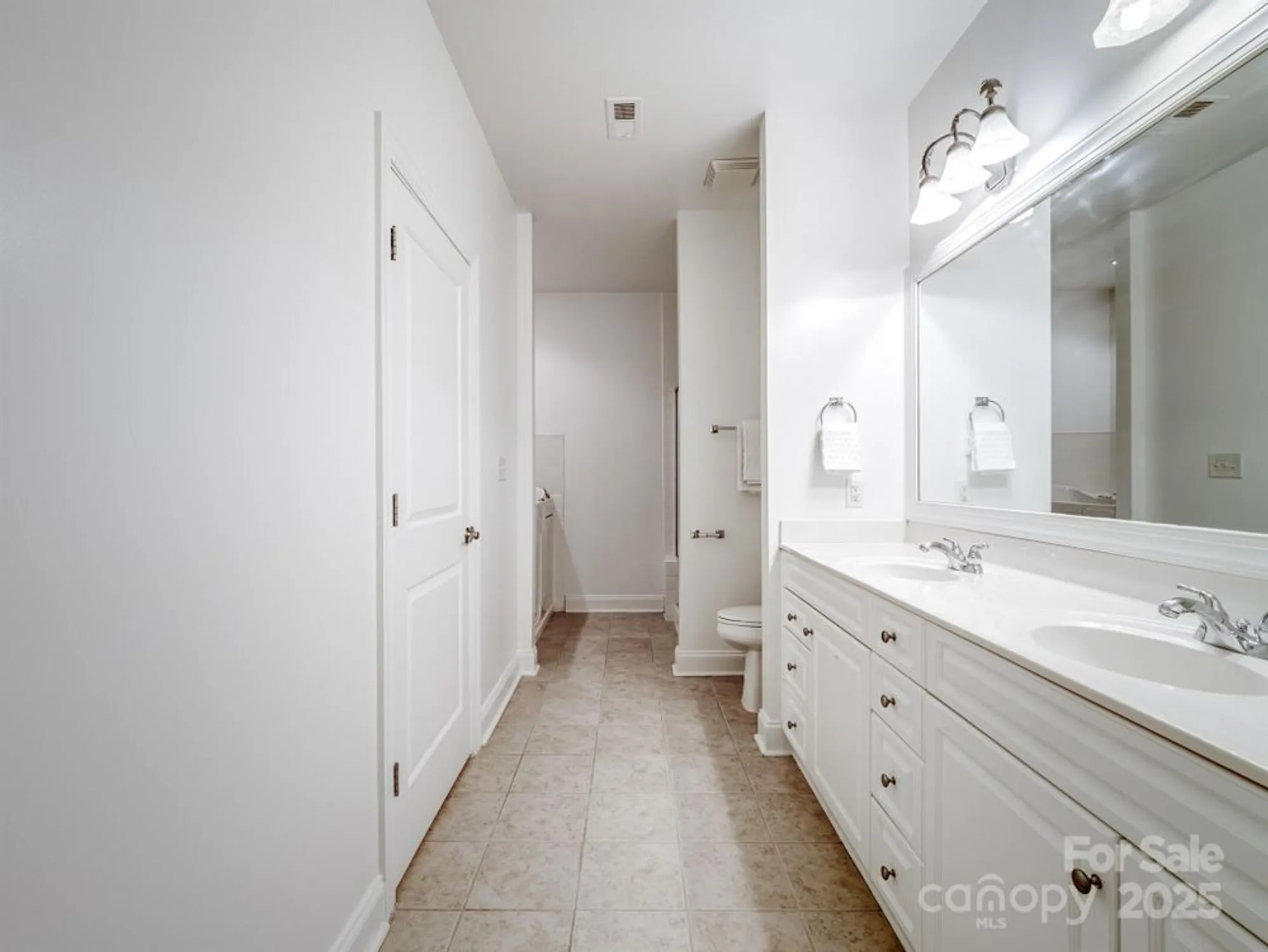 Property Slideshow image 21 of 37 | 10875 casetta dr, Matthews, NC, 28105
