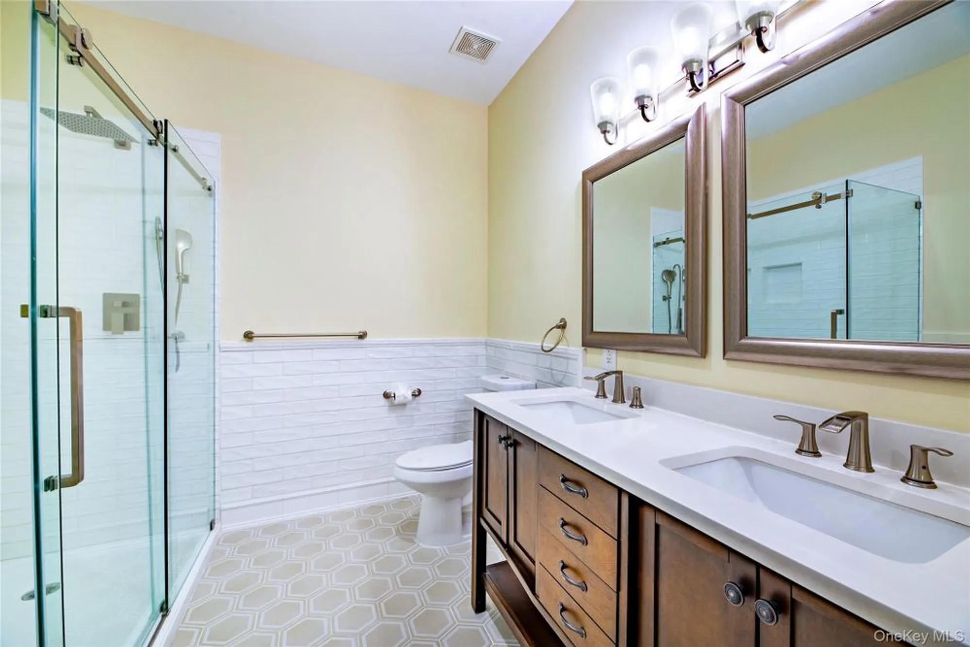 Property Slideshow image 21 of 32 | 521 highland ct # 521, Moriches, NY, 11955