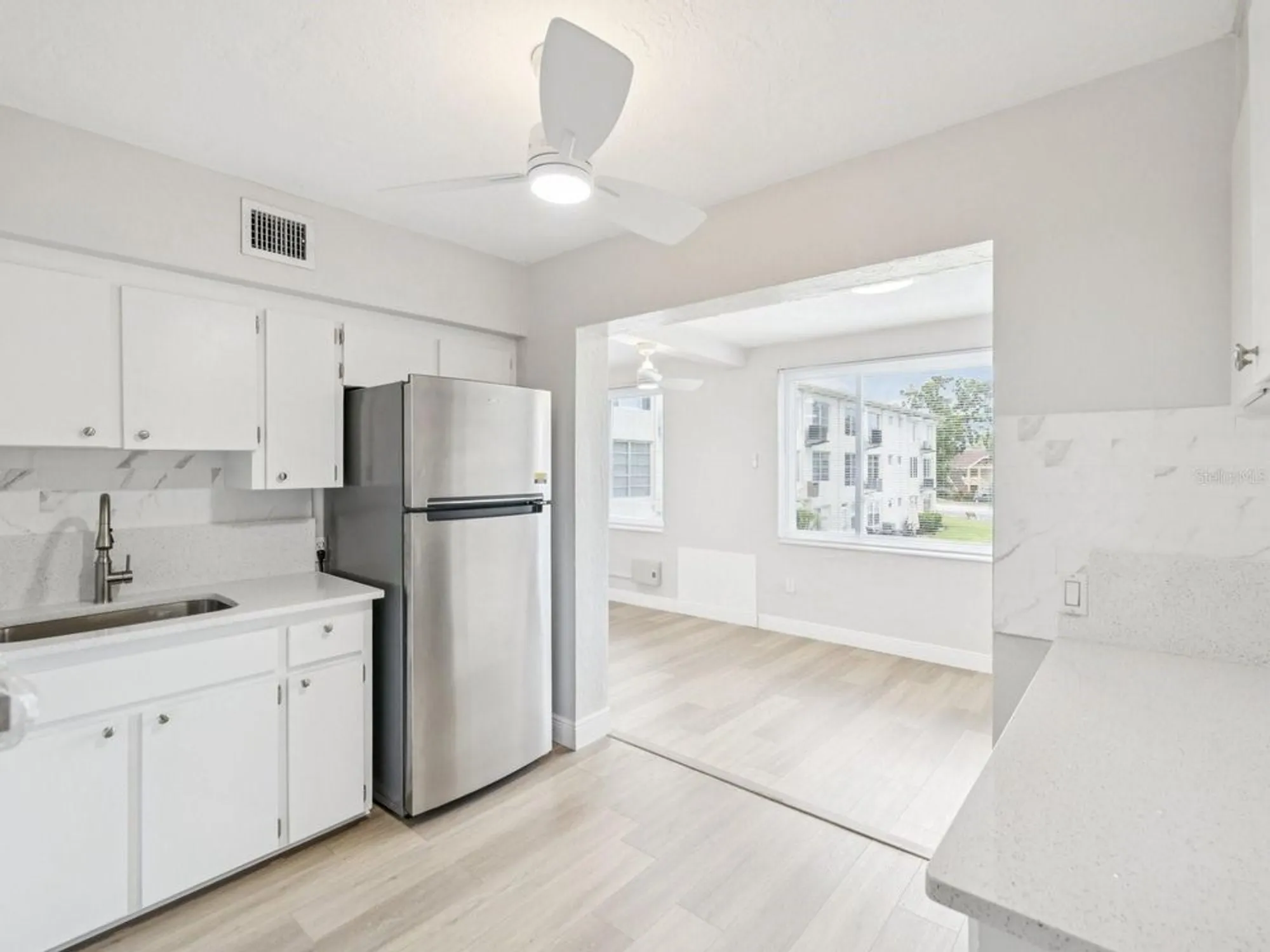 Property Slideshow image 16 of 65 | 2433 brazilia dr apt 43, Clearwater, FL, 33763
