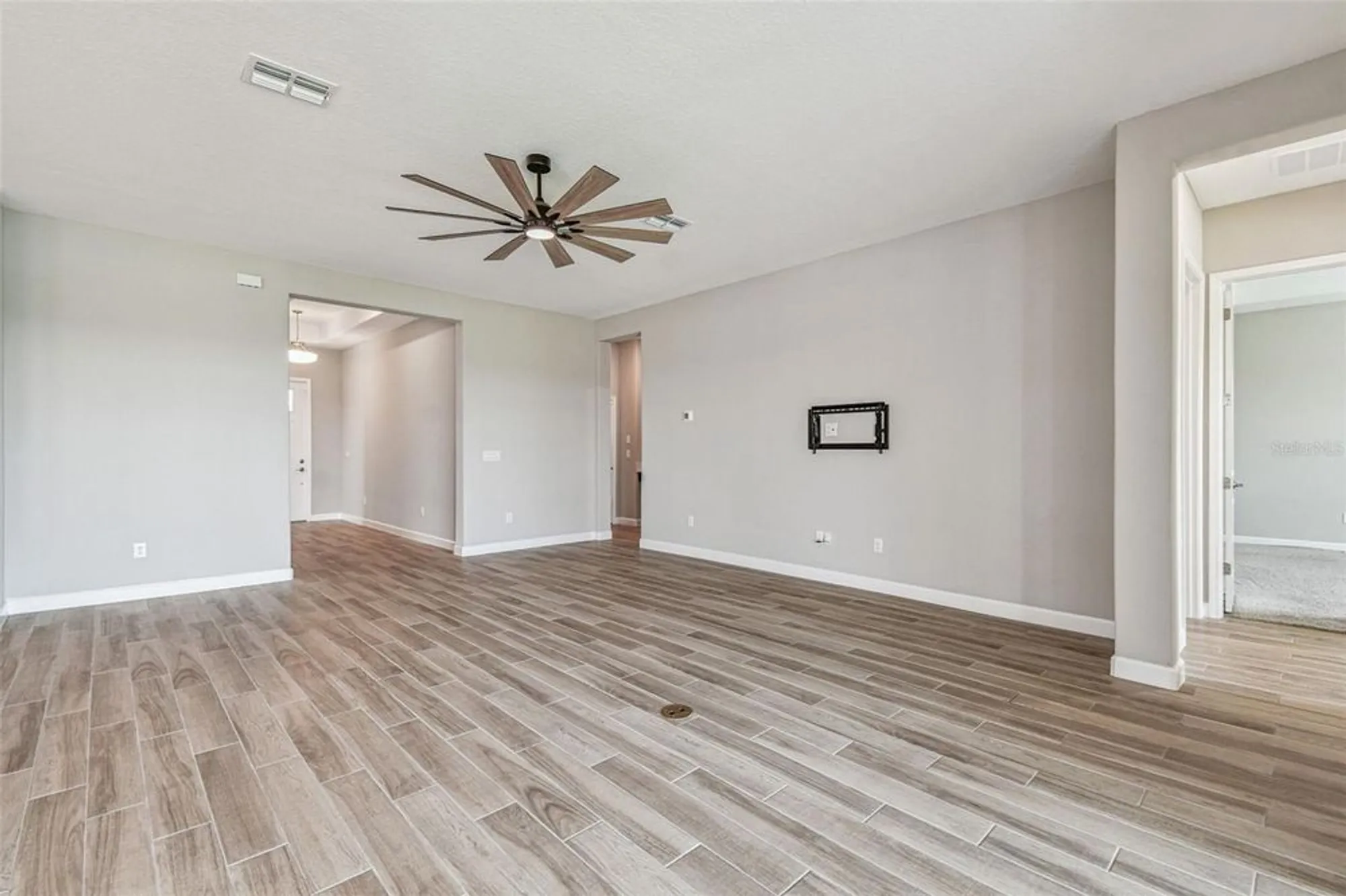 Property Slideshow image 24 of 100 | 31896 magna gulf loop, San Antonio, FL, 33576