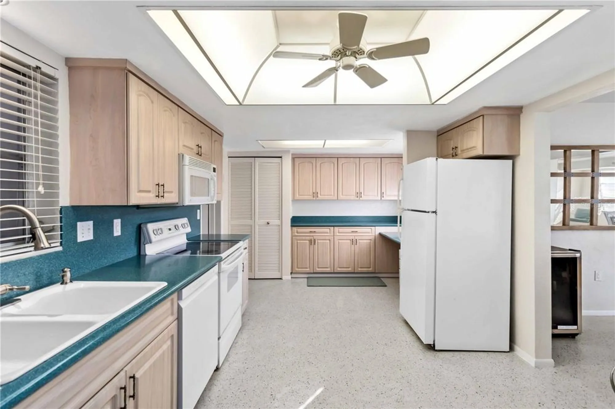 Property Slideshow image 30 of 66 | 3220 southfield ln 810, Sarasota, FL, 34239