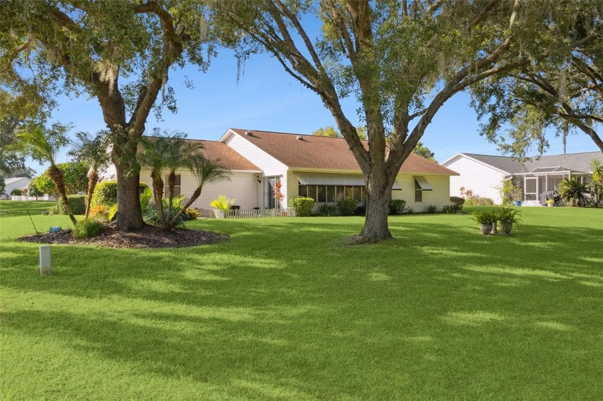 Property Slideshow image 9 of 82 | 26600 racquet cir, Leesburg, FL, 34748