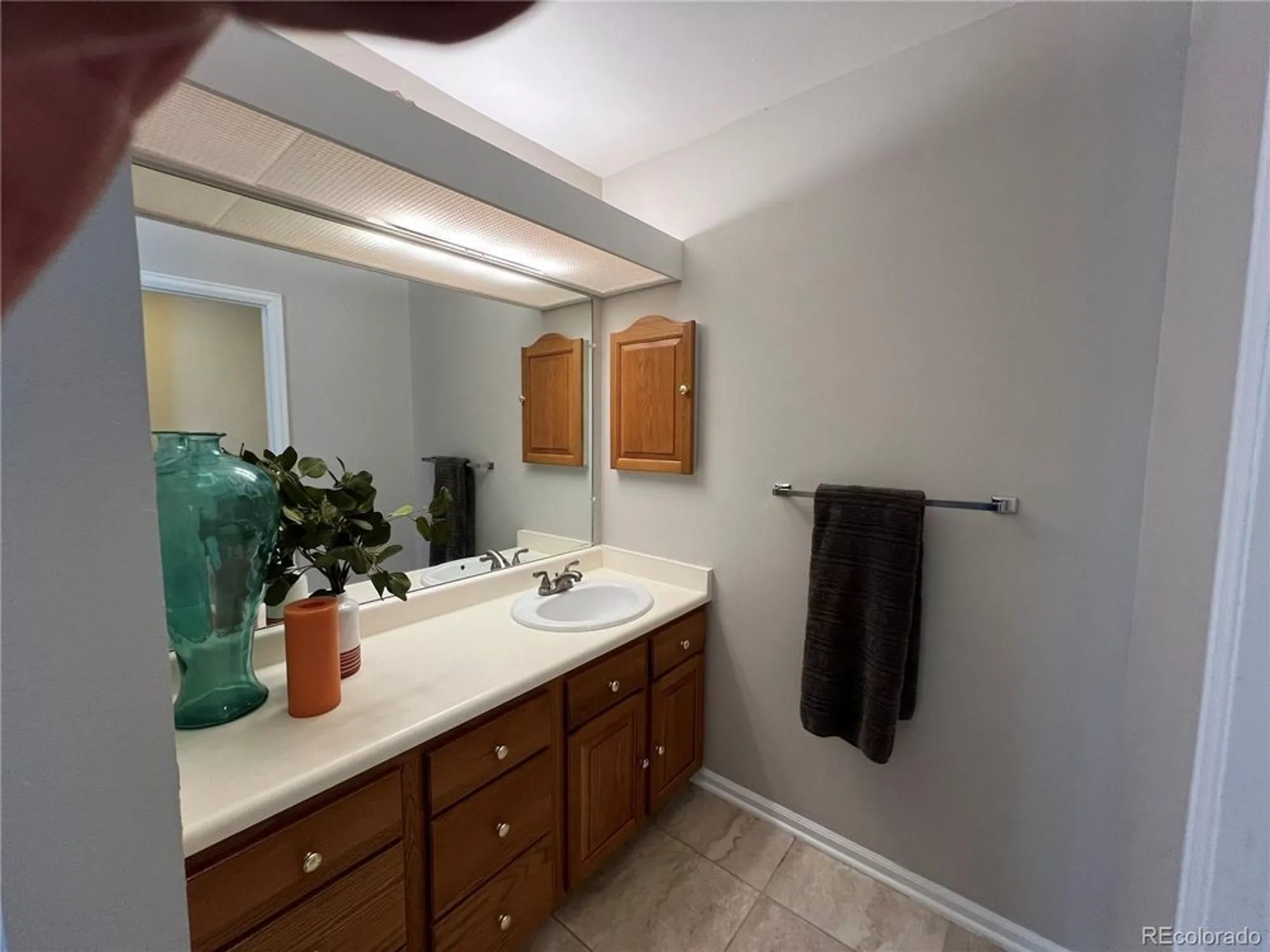 Property Slideshow image 17 of 25 | 2808 s heather gardens way b, Aurora, CO, 80014