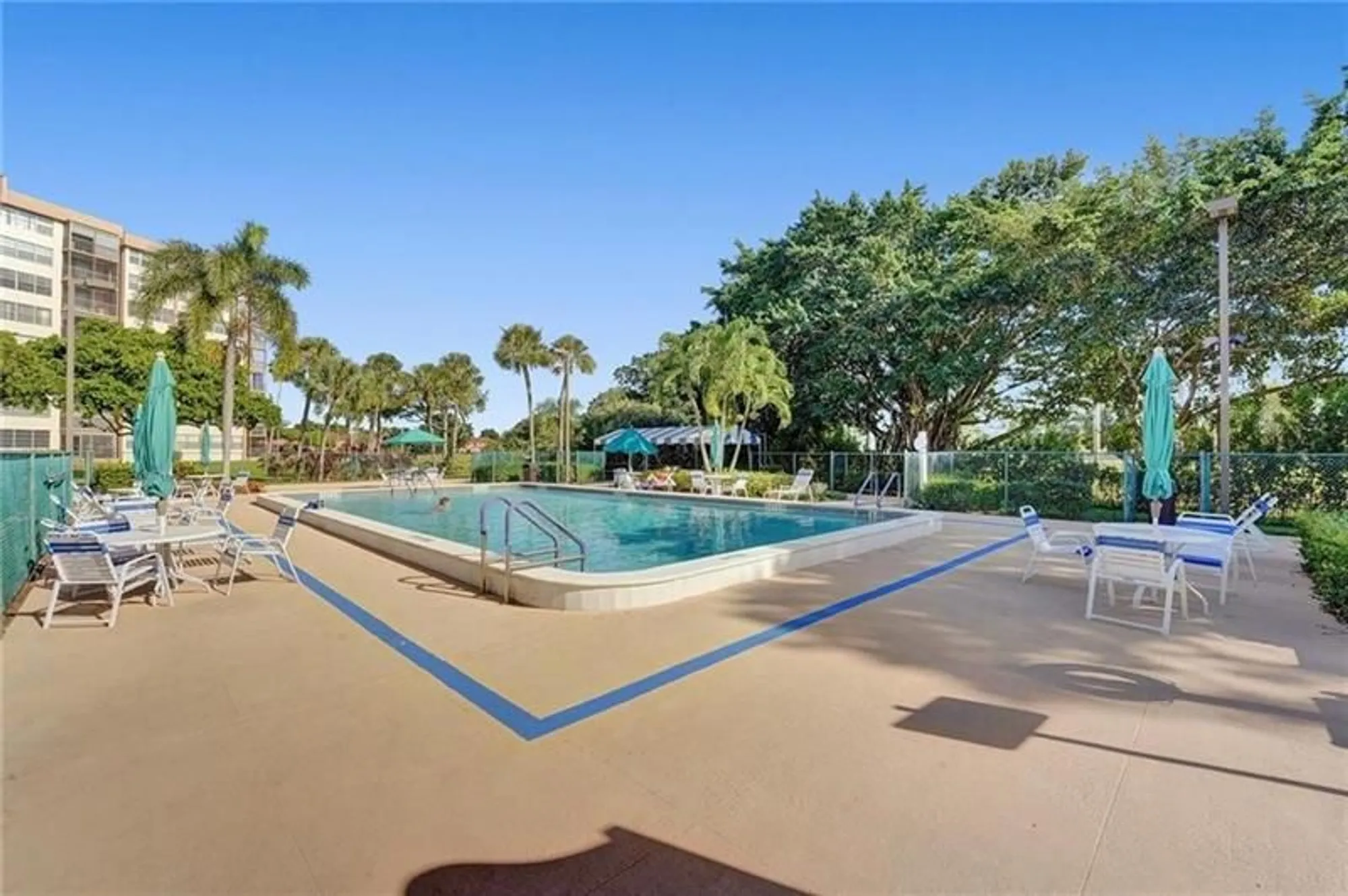 Property Slideshow image 28 of 30 | 1000 saint charles pl 220, Pembroke Pines, FL, 33026