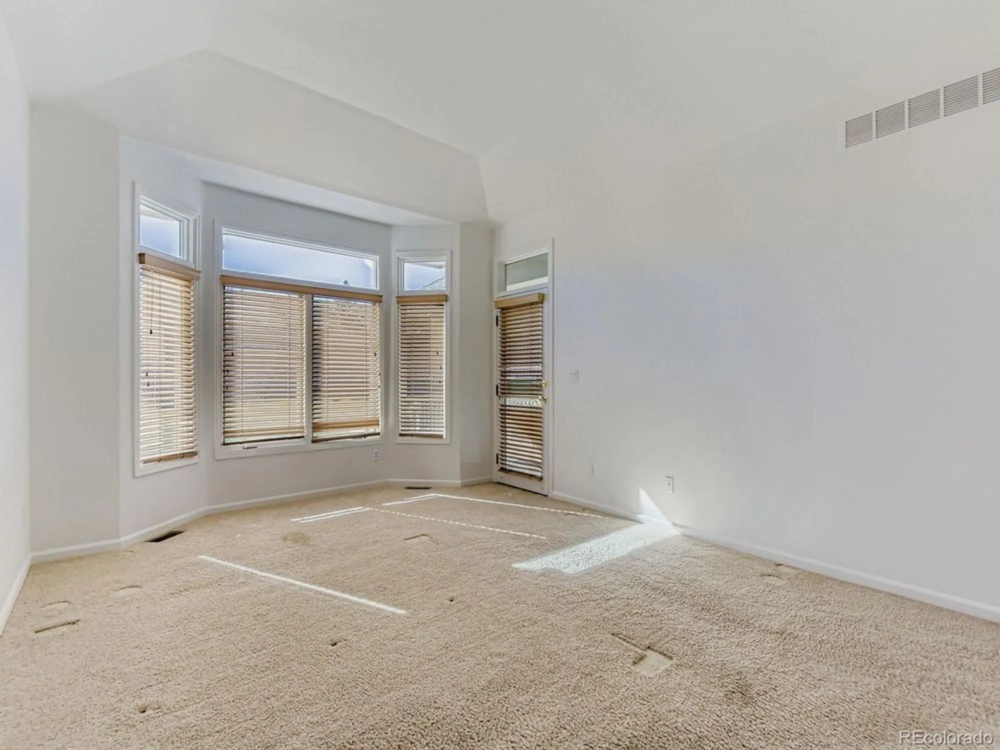 Property Slideshow image 10 of 24 | 5418 shetland ct, Highlands Ranch, CO, 80130