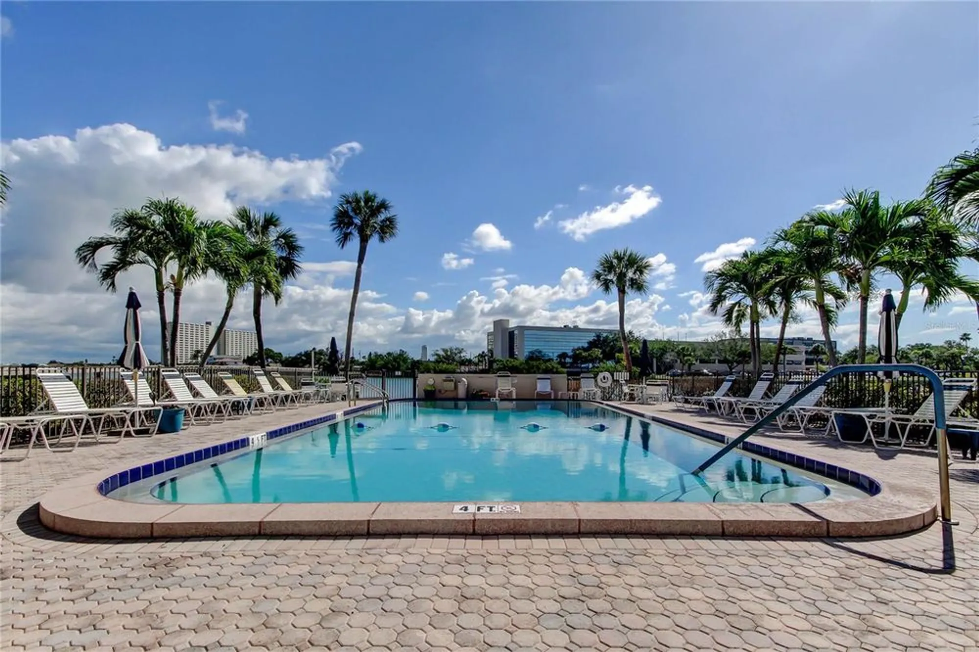 Property Slideshow image 13 of 45 | 7425 bay island dr 203, South Pasadena, FL, 33707