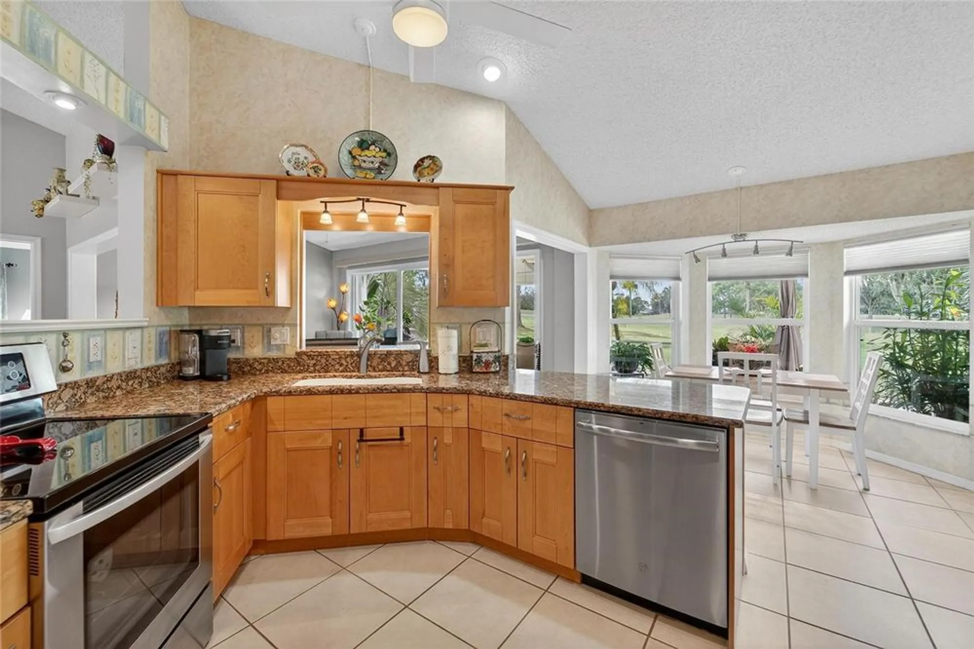 Property Slideshow image 21 of 73 | 326 caloosa palms ct, Sun City Center, FL, 33573