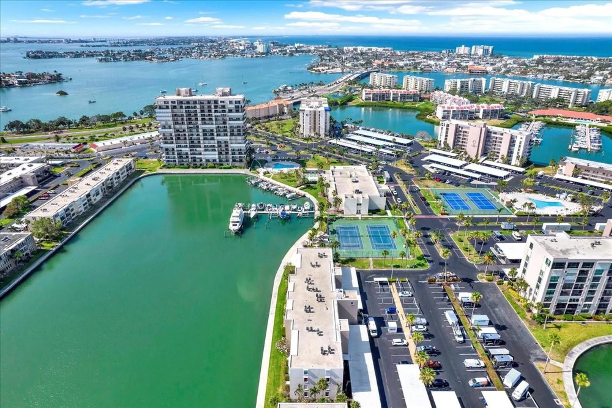 Property Slideshow image 21 of 29 | 7625 sun island dr 304, South Pasadena, FL, 33707