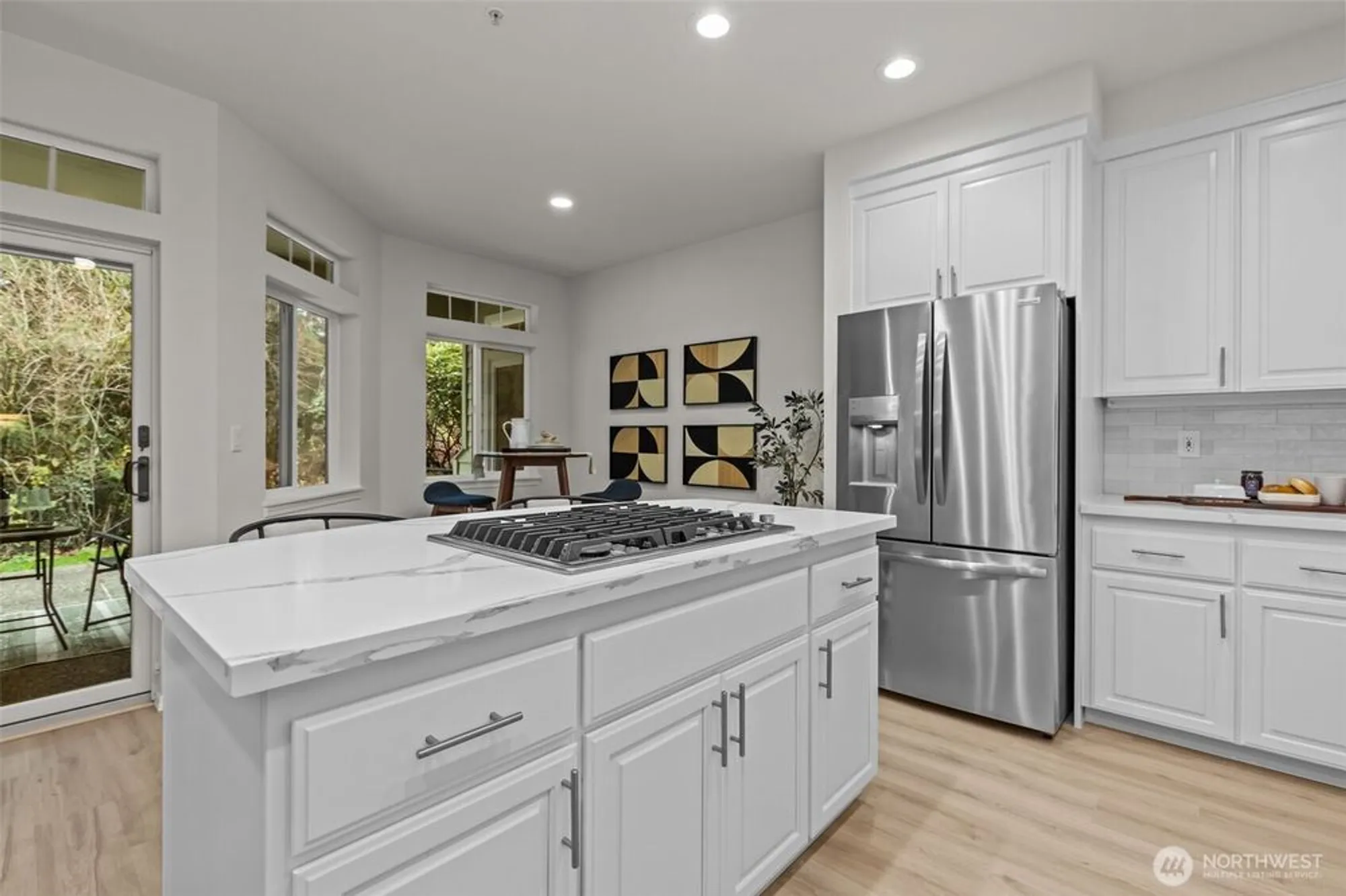 Property Slideshow image 16 of 40 | 22637 se 44th ln, Issaquah, WA, 98029