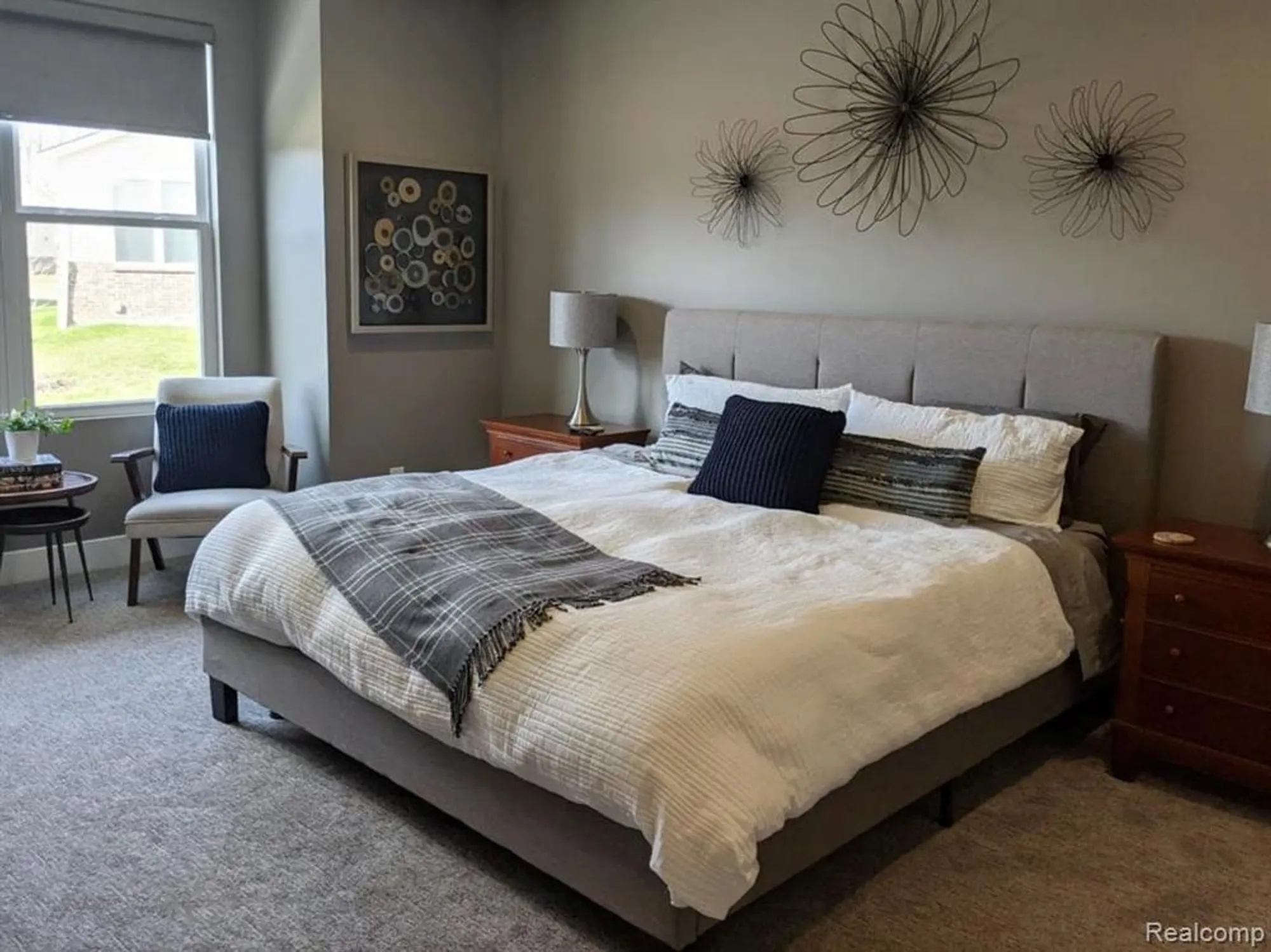 Property Slideshow image 24 of 51 | 27176 walloon way, Brownstown Twp, MI, 48134