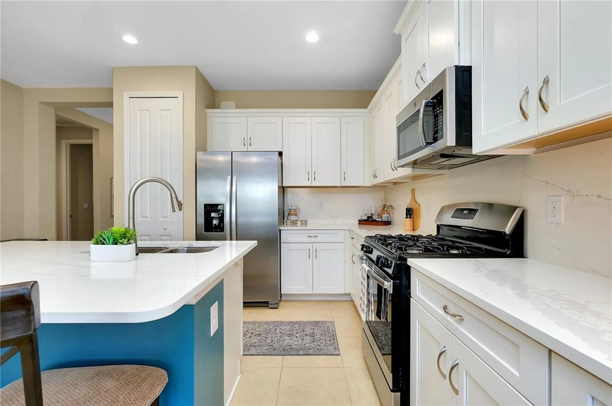 Property Slideshow image 14 of 59 | 21629 avon park ct, Venice, FL, 34293