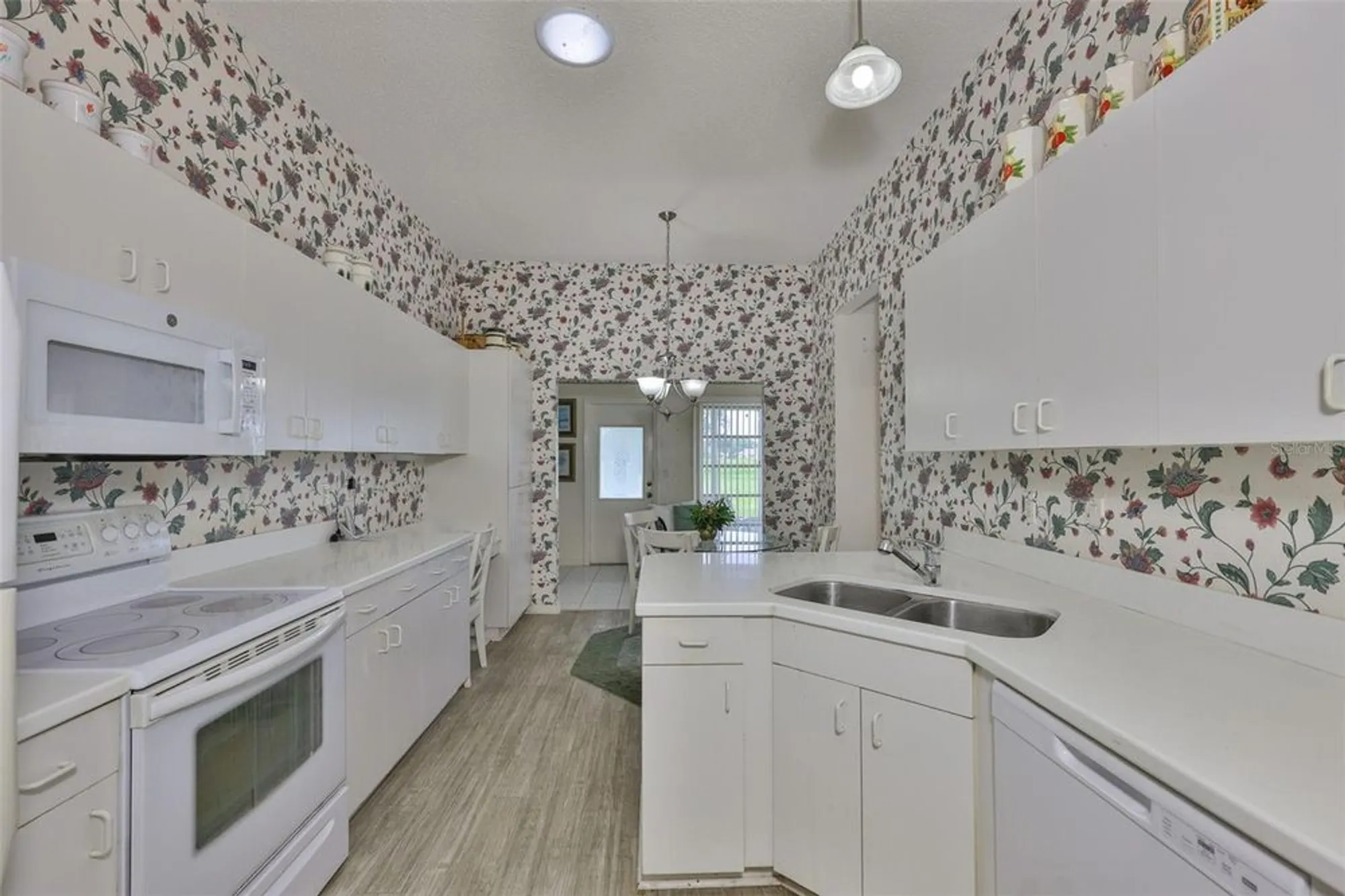 Property Slideshow image 13 of 100 | 657 masterpiece dr # 154, Sun City Center, FL, 33573