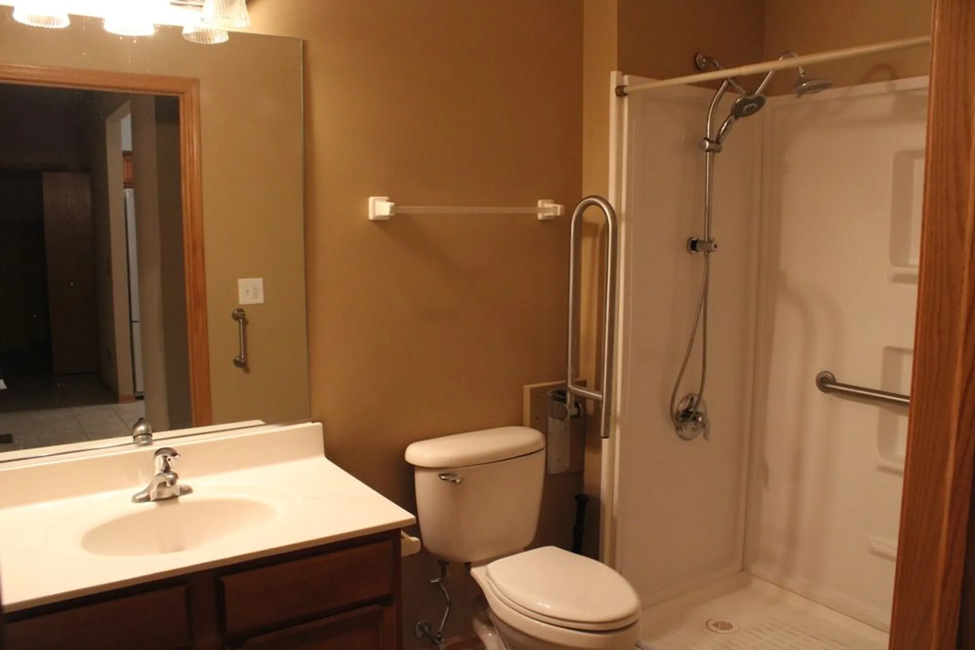 Property Slideshow image 10 of 19 | 1622 captiva dr, Aurora, IL, 60504