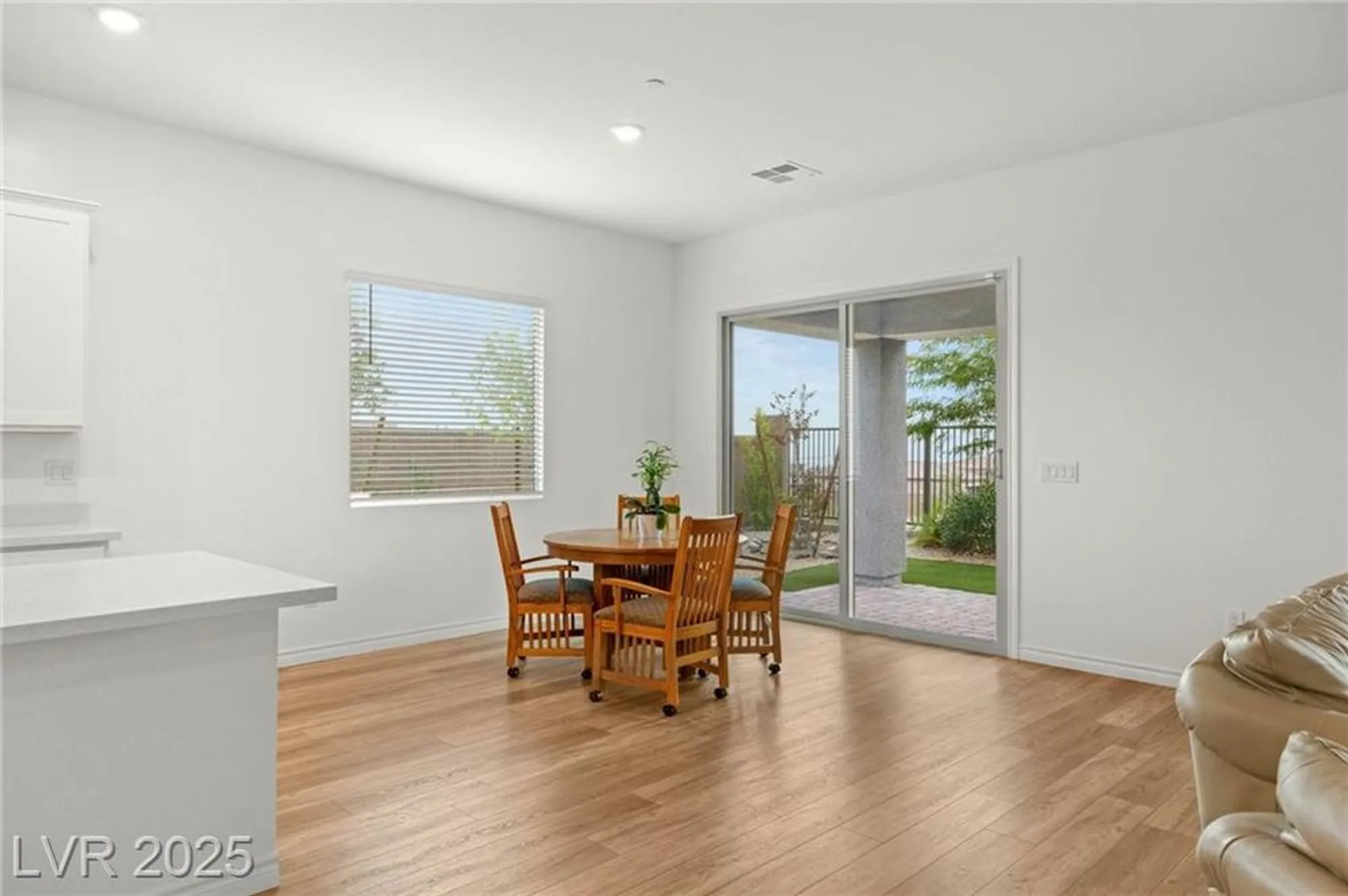 Property Slideshow image 12 of 33 | 912 calluna hills ln, Las Vegas, NV, 89138