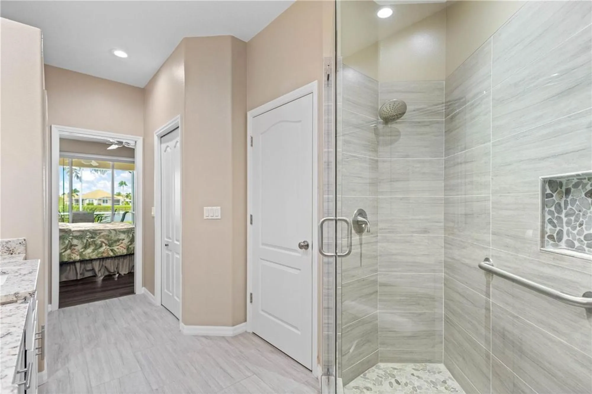 Property Slideshow image 14 of 57 | 5064 whispering oaks dr, North Port, FL, 34287