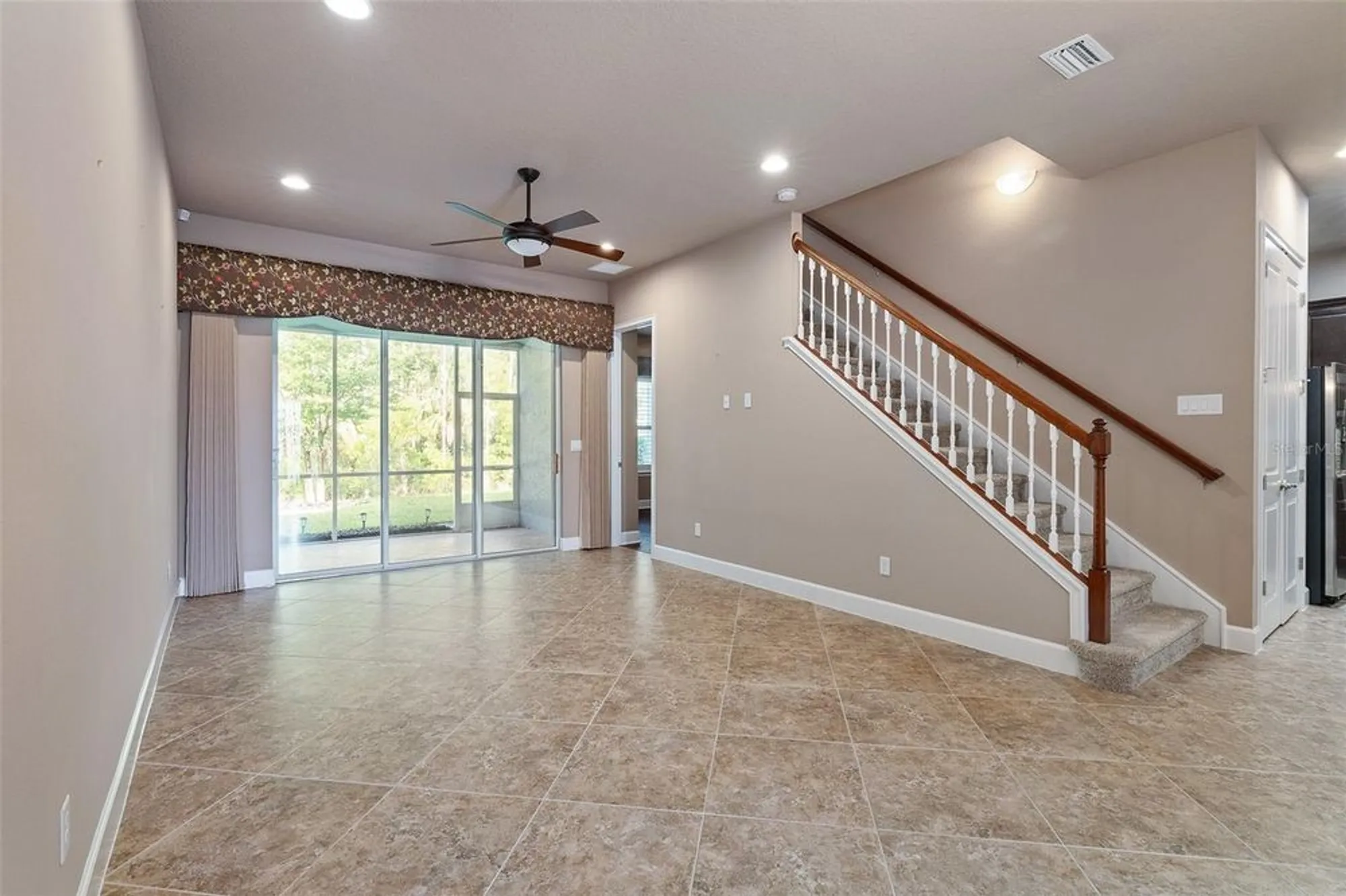Property Slideshow image 14 of 62 | 829 pinewood dr, Ormond Beach, FL, 32174