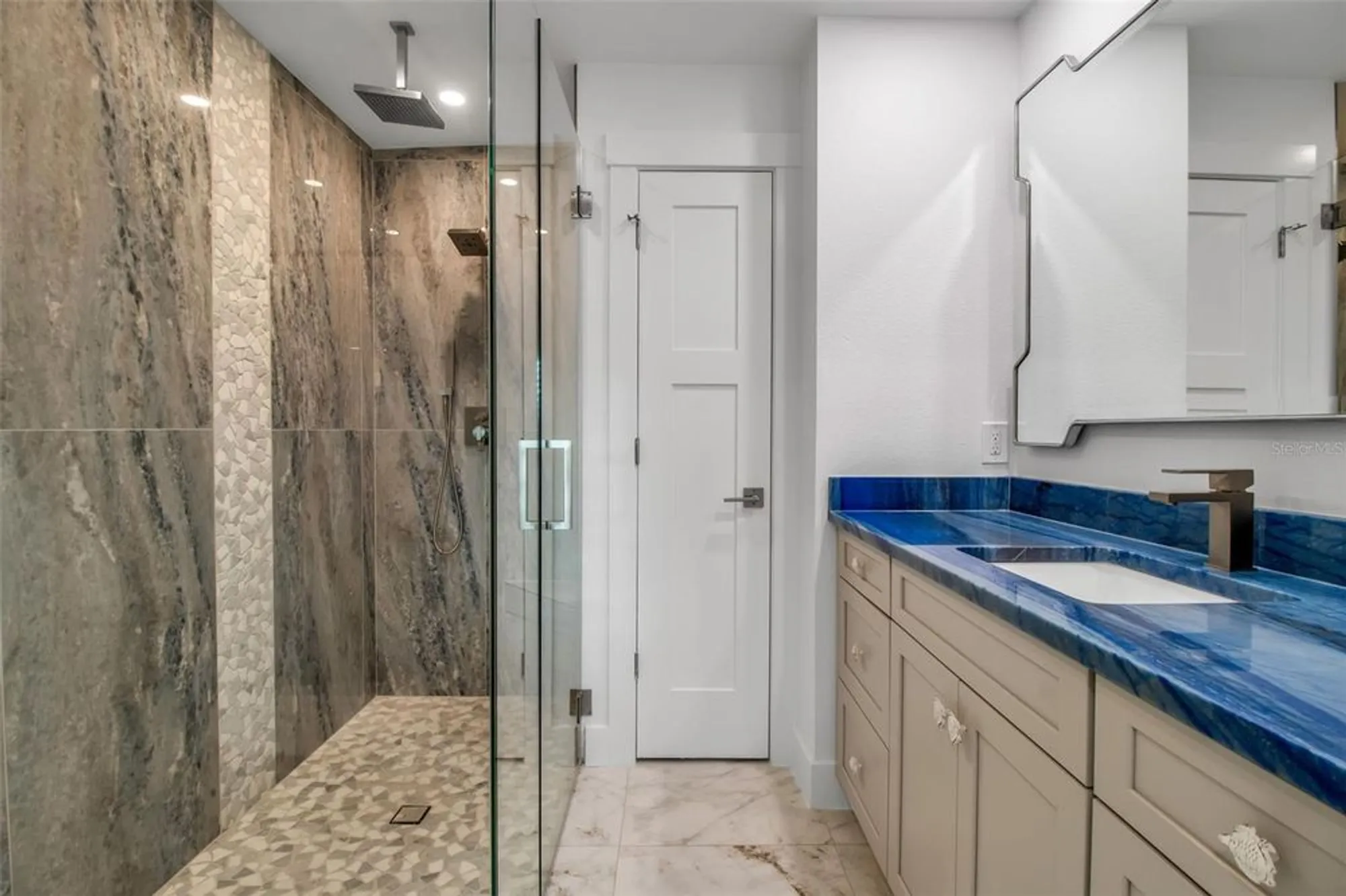 Property Slideshow image 17 of 39 | 602 fair winds dr # 602, Nokomis, FL, 34275