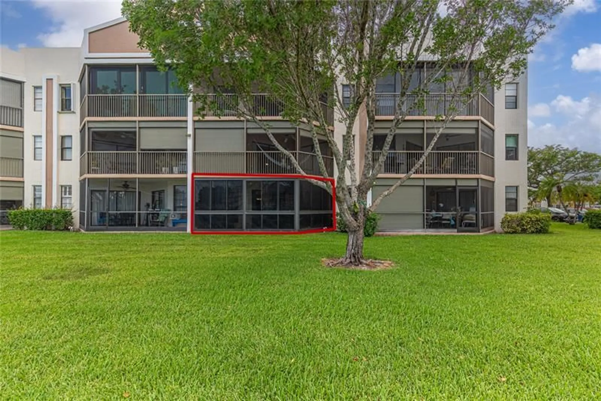 Property Slideshow image 26 of 50 | 7312 fairfax dr 102, Tamarac, FL, 33321