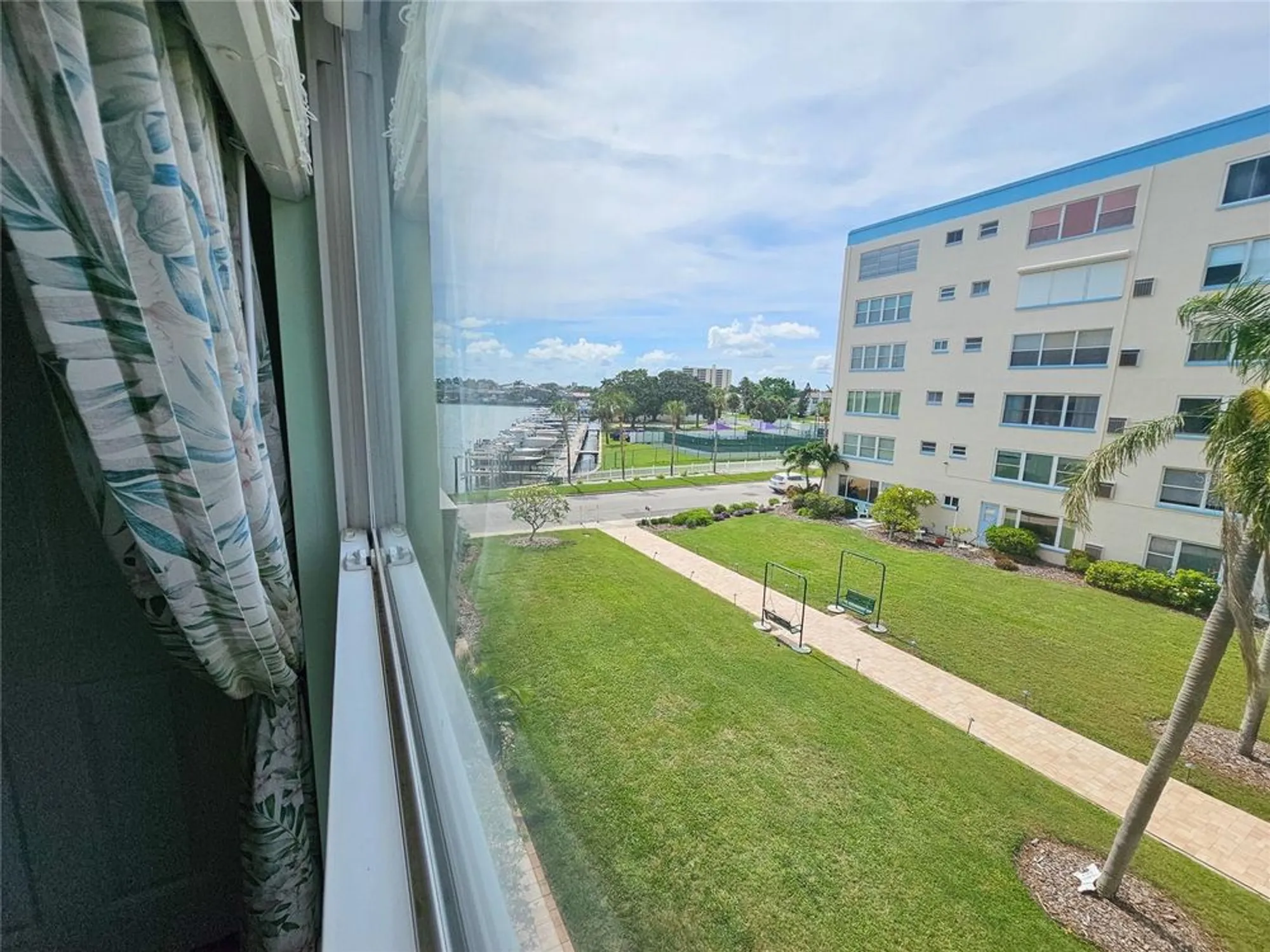 Property Slideshow image 12 of 35 | 2960 59th st 311, Gulfport, FL, 33707