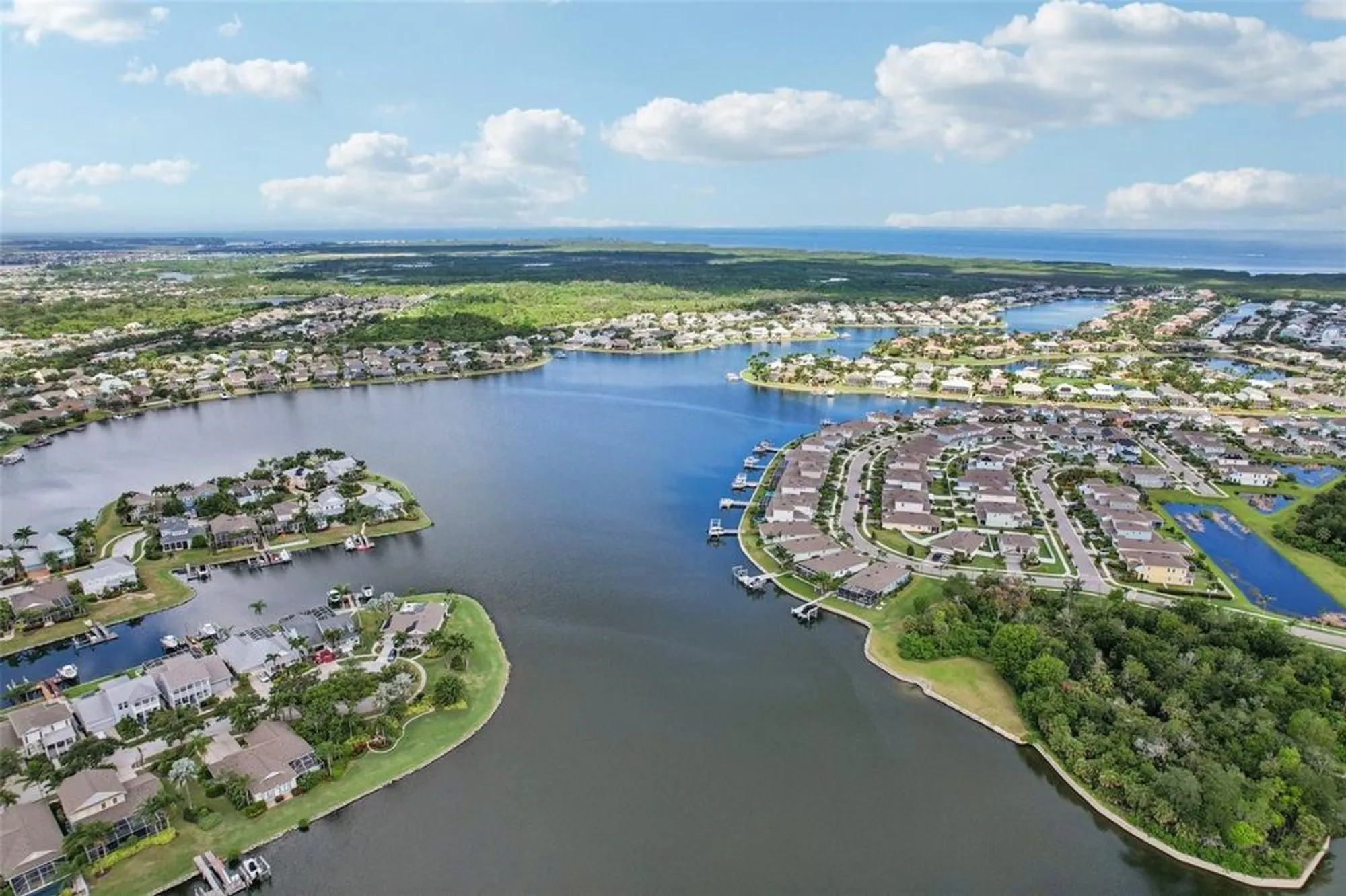 Property Slideshow image 32 of 35 | 221 sunset crest ct, Apollo Beach, FL, 33572