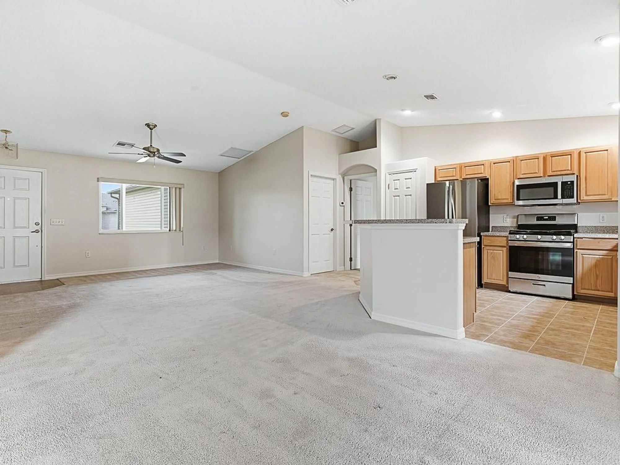 Property Slideshow image 14 of 41 | 231 bentwood dr, Leesburg, FL, 34748