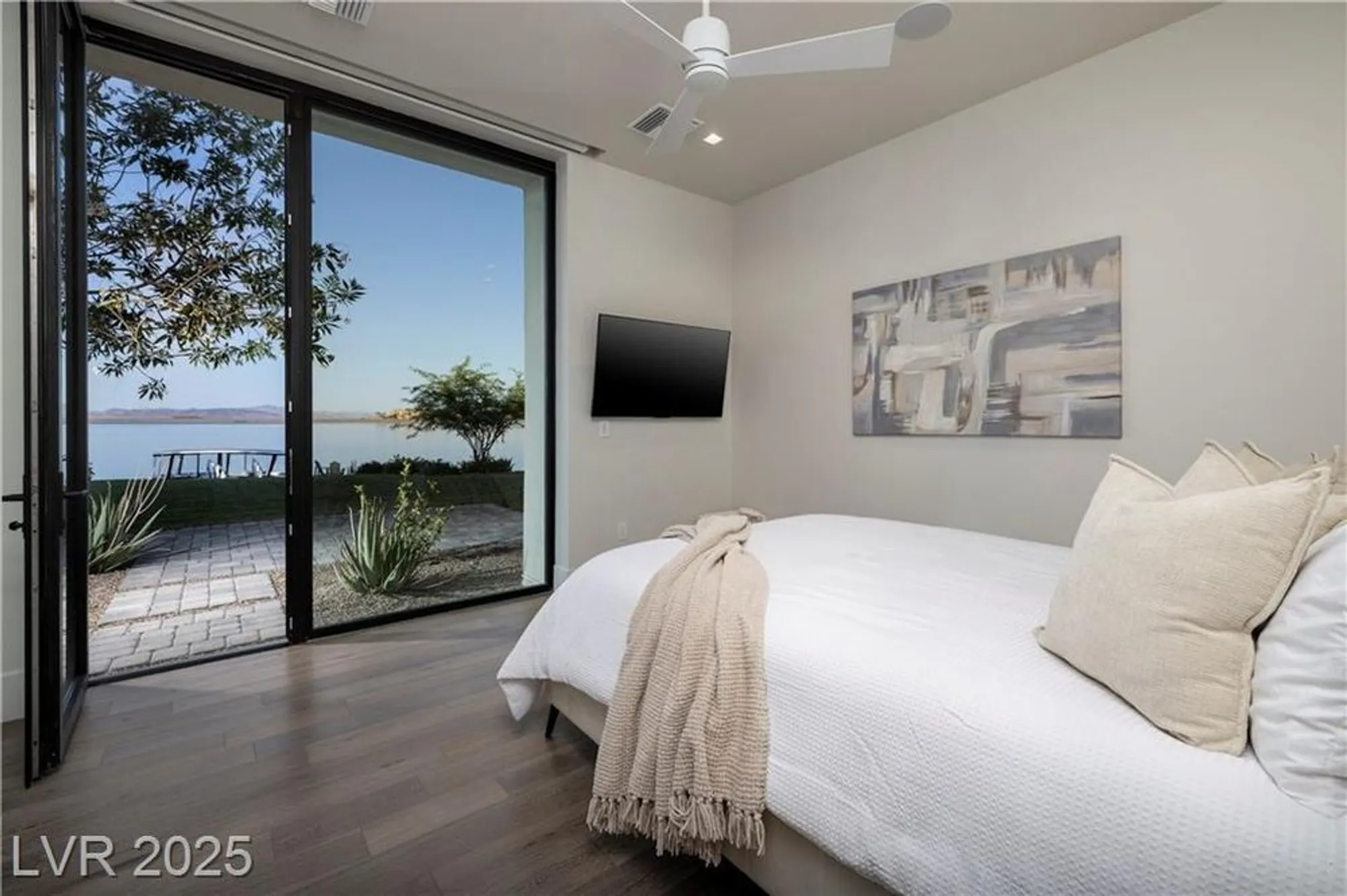 Property Slideshow image 20 of 32 | 10 sunrise beach cir, Henderson, NV, 89011