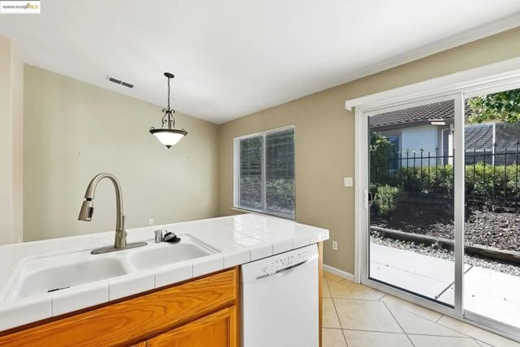 Property Slideshow image 13 of 31 | 617 twin lakes ln, Rio Vista, CA, 94571