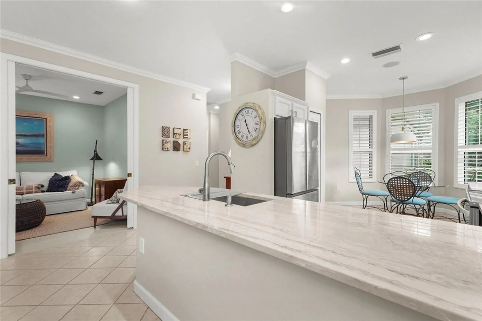 Property Slideshow image 19 of 54 | 4840 lakescene pl, Sarasota, FL, 34243