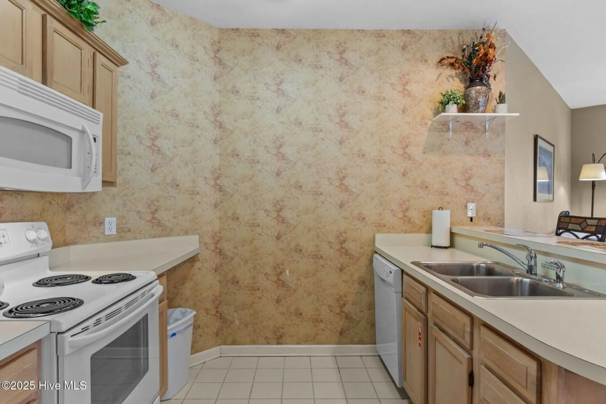 Property Slideshow image 17 of 60 | 213 kings trl 1004, Sunset Beach, NC, 28468