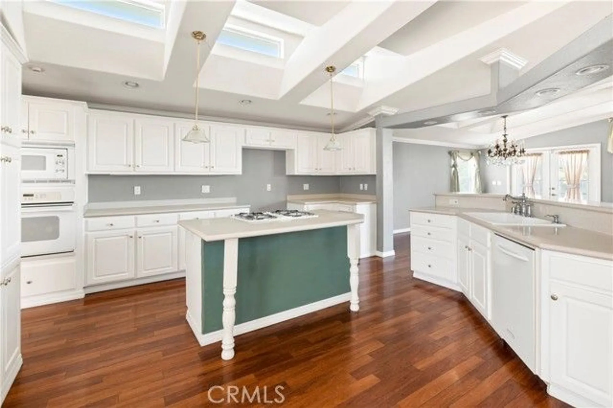 Property Slideshow image 15 of 48 | 2752 peach tree st, Hemet, CA, 92545