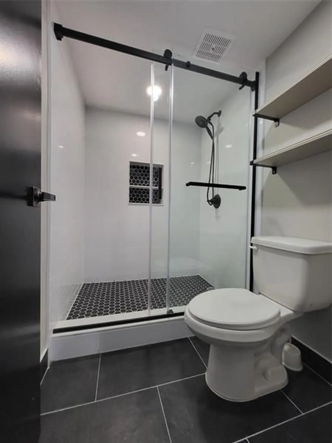 Property Slideshow image 8 of 17 | 11231 green lake dr 202, Boynton Beach, FL, 33437