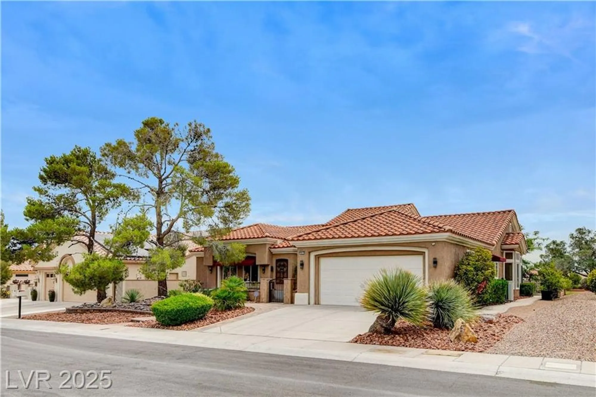 Property Slideshow image 6 of 80 | 2832 castle bar dr, Las Vegas, NV, 89134