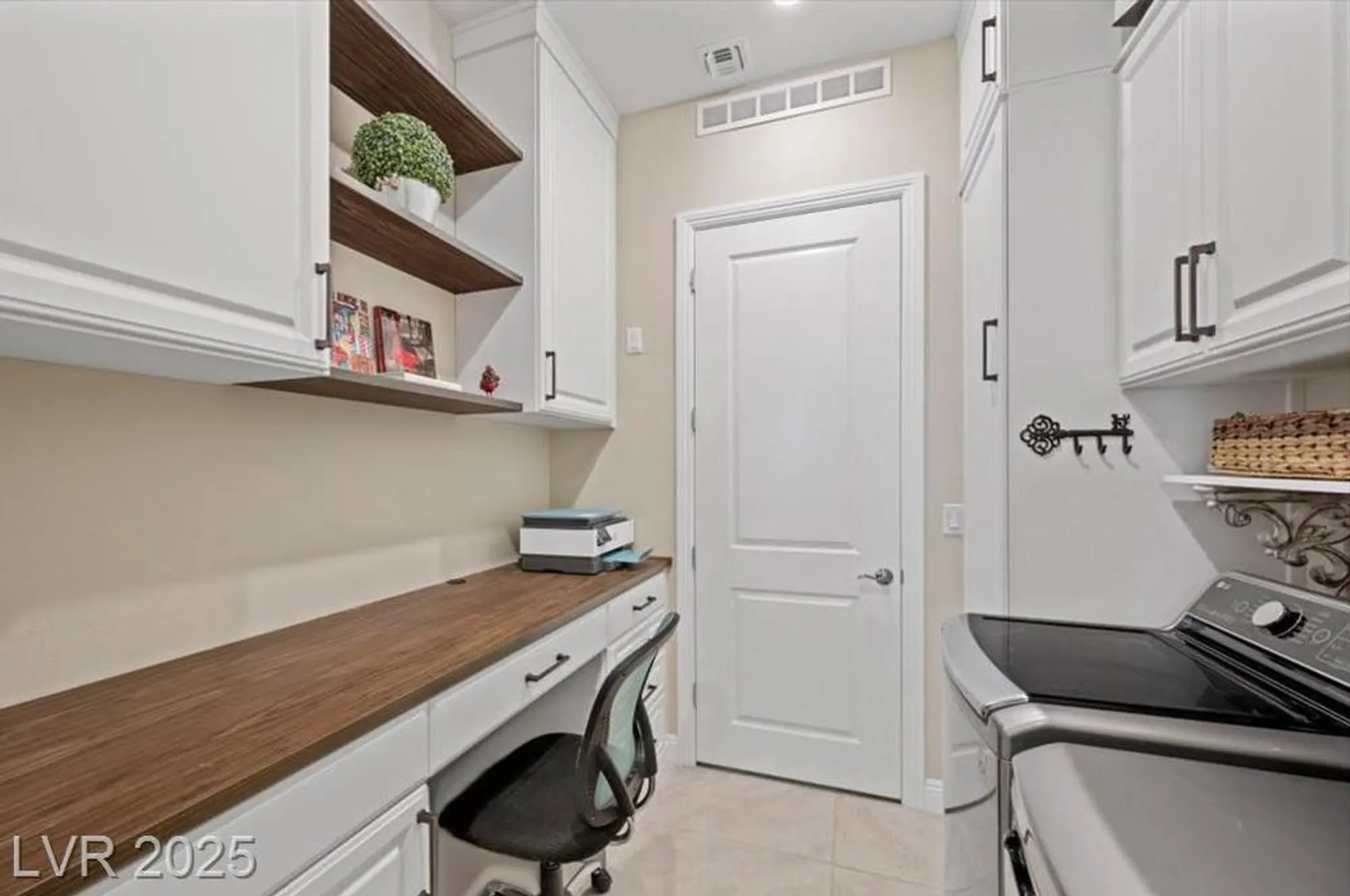 Property Slideshow image 29 of 69 | 44 stone yucca ct, Henderson, NV, 89011