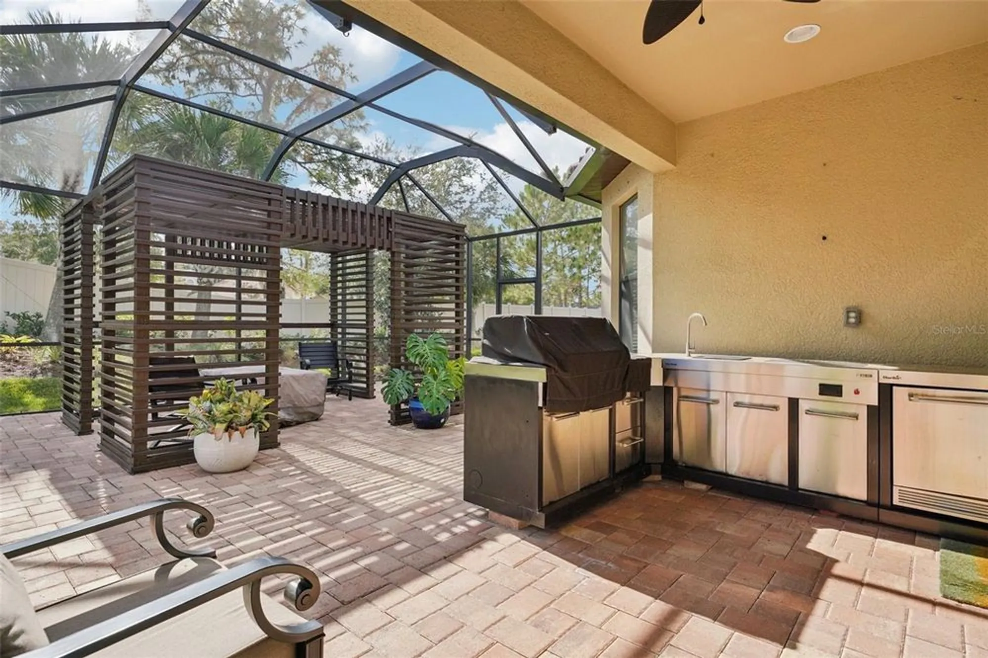 Property Slideshow image 16 of 31 | 8433 alberata vista dr, Tampa, FL, 33647