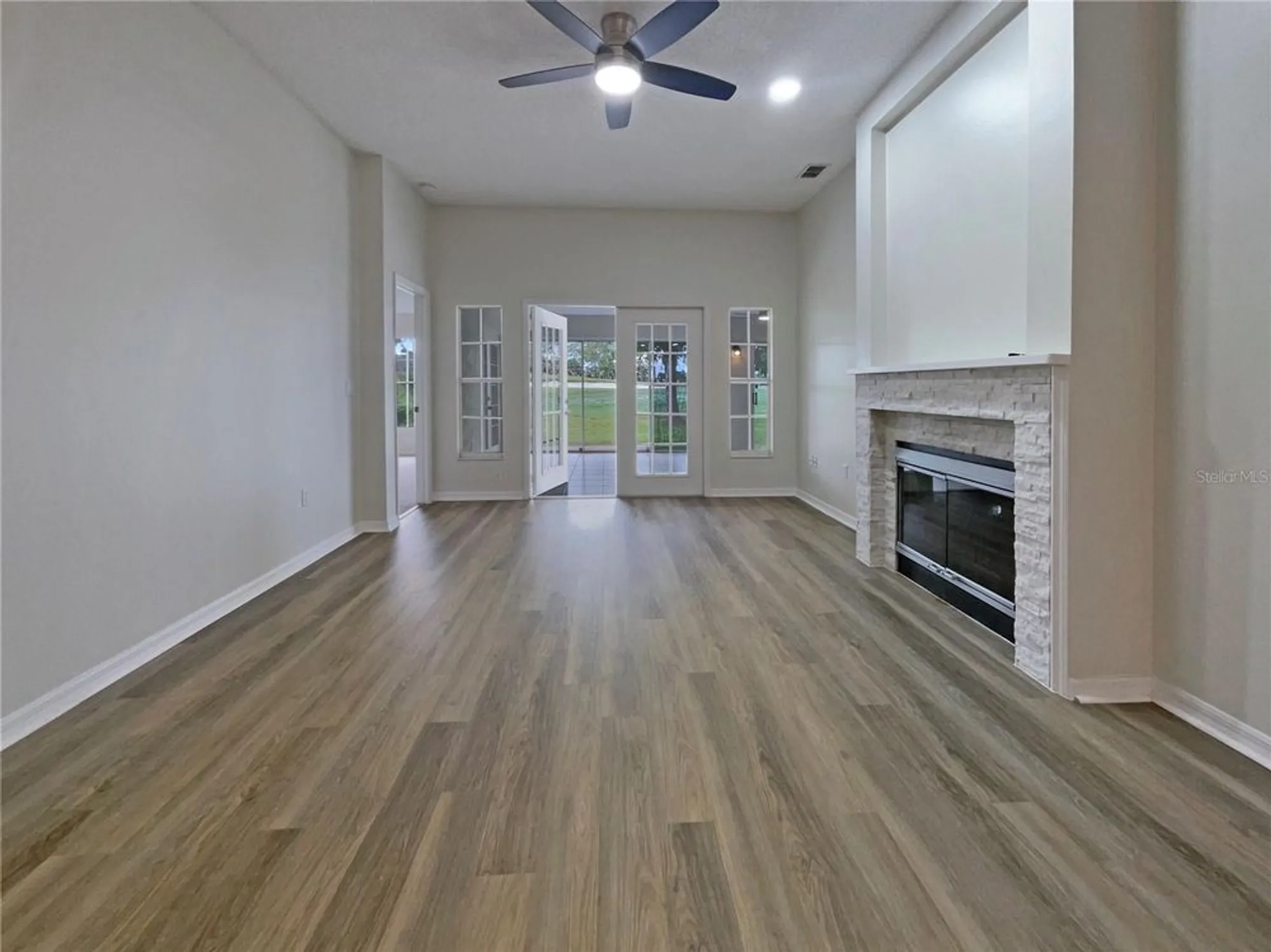 Property Slideshow image 3 of 34 | 7526 fairlinks ct, Sarasota, FL, 34243