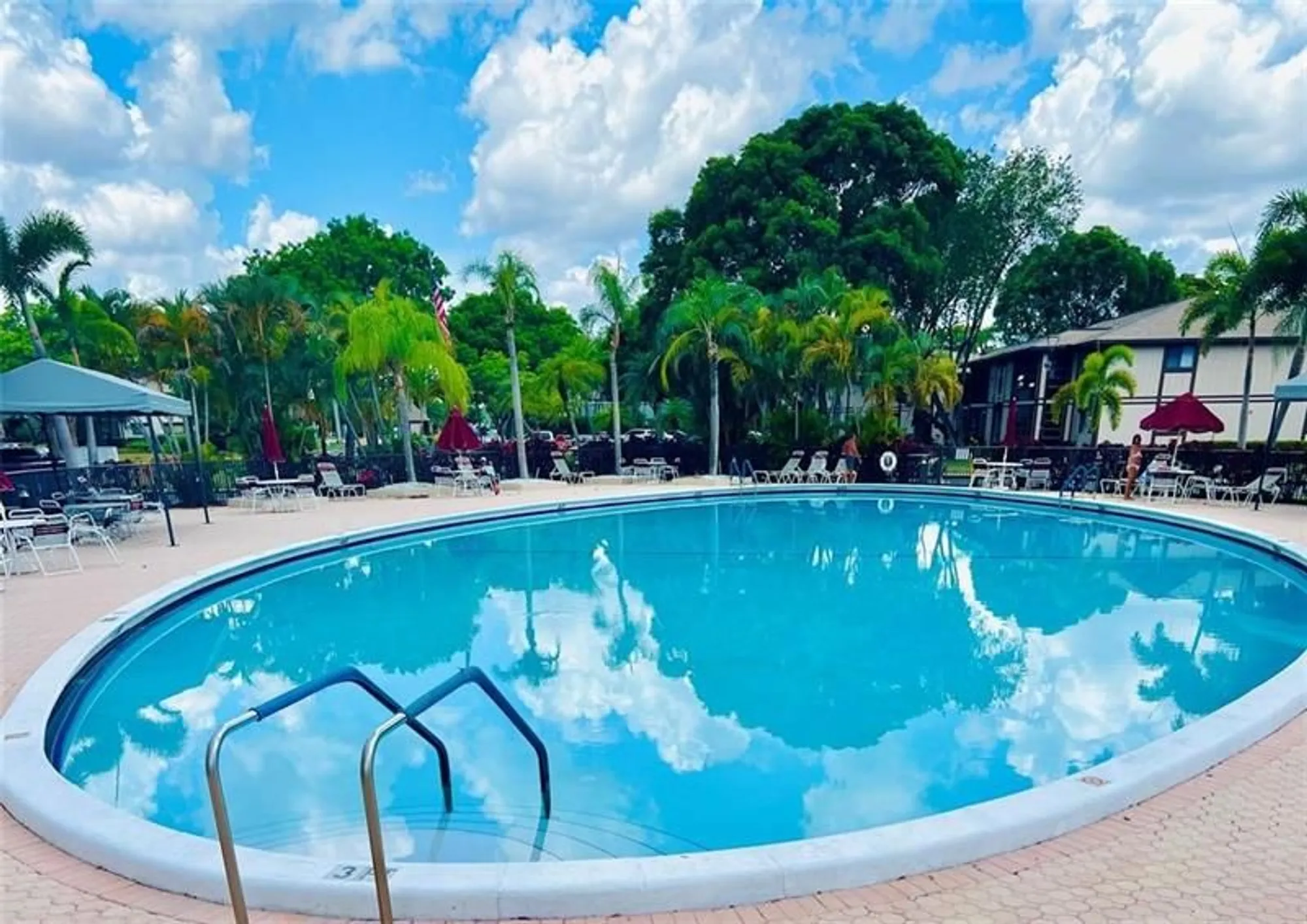 Property Slideshow image 37 of 51 | 9988 n belfort cir 111, Tamarac, FL, 33321