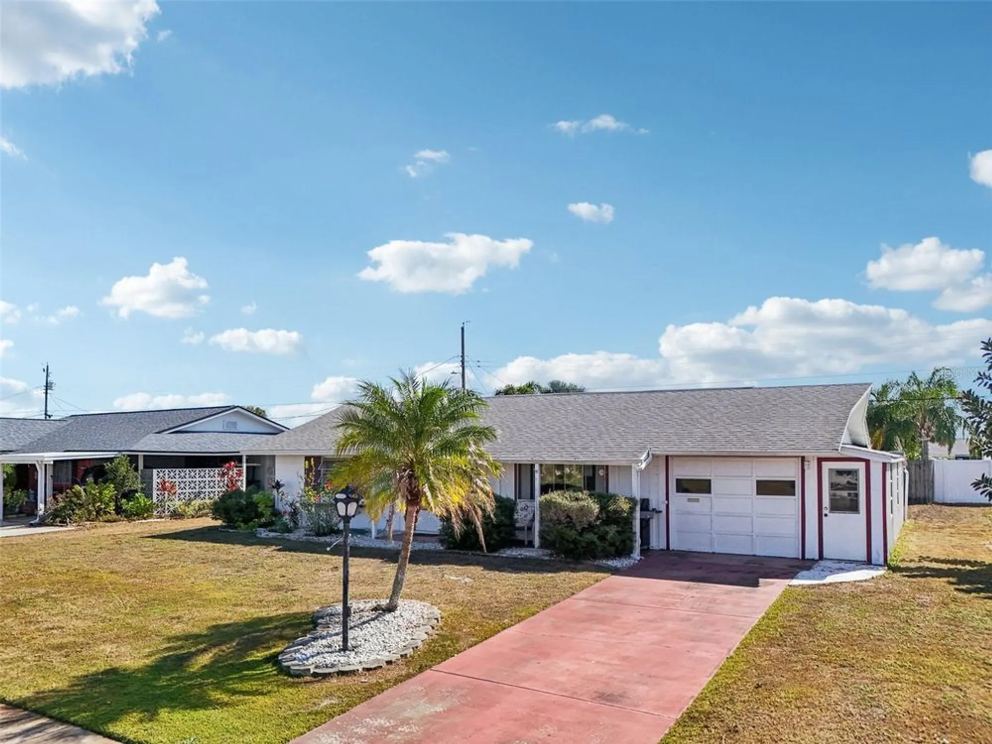 Property Slideshow image 27 of 48 | 722 tam o shanter ave, Sun City Center, FL, 33573