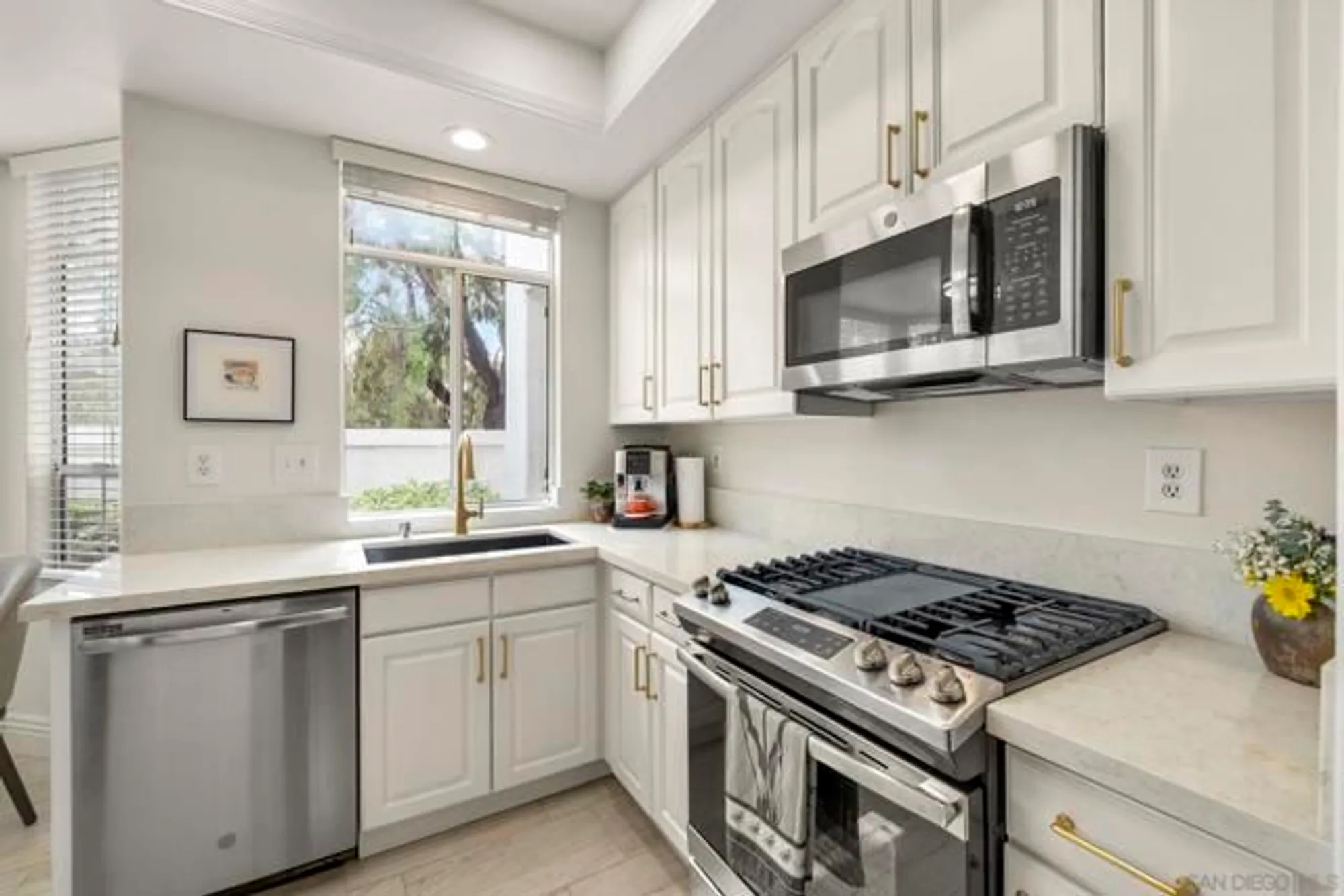 Property Slideshow image 16 of 35 | 3335 genoa way 112, Oceanside, CA, 92056